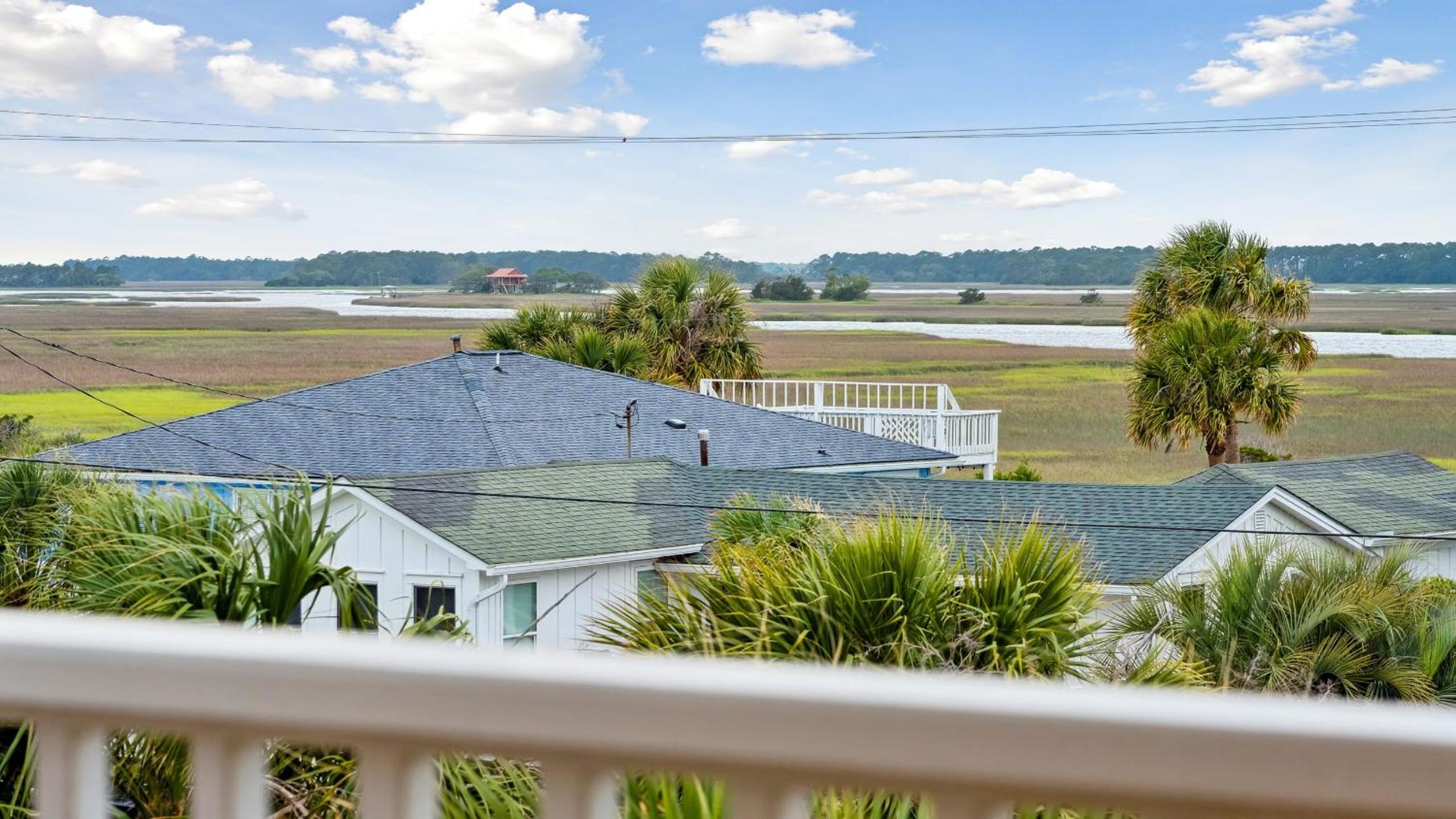 Oceanfront w Pool Panoramic Deck Views 5BDR Folly Ocean Breeze by AvantStay