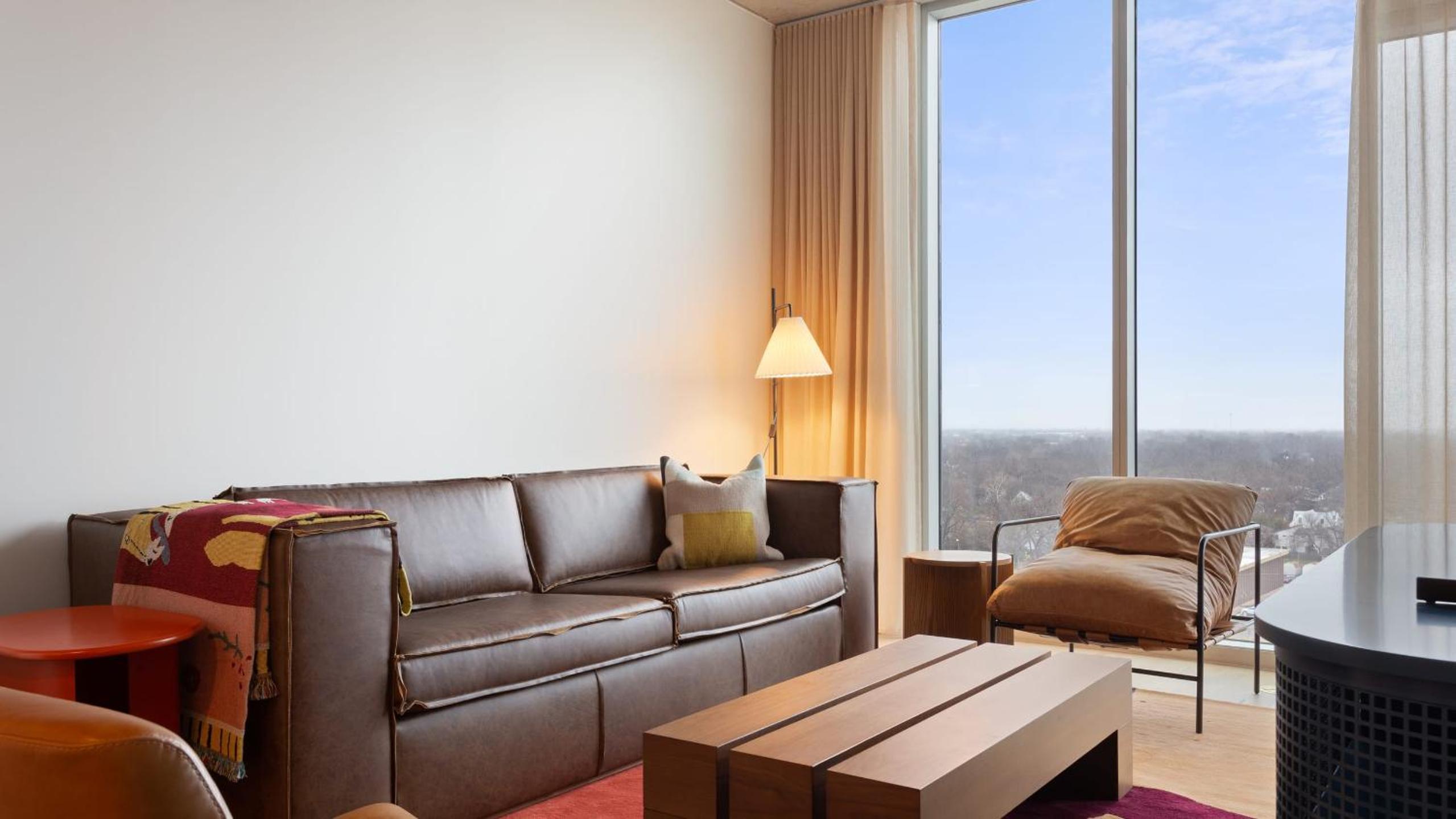 Luxe High Rise near DT Austin w Views Rooftop Pool Gym Luxe Amenities
