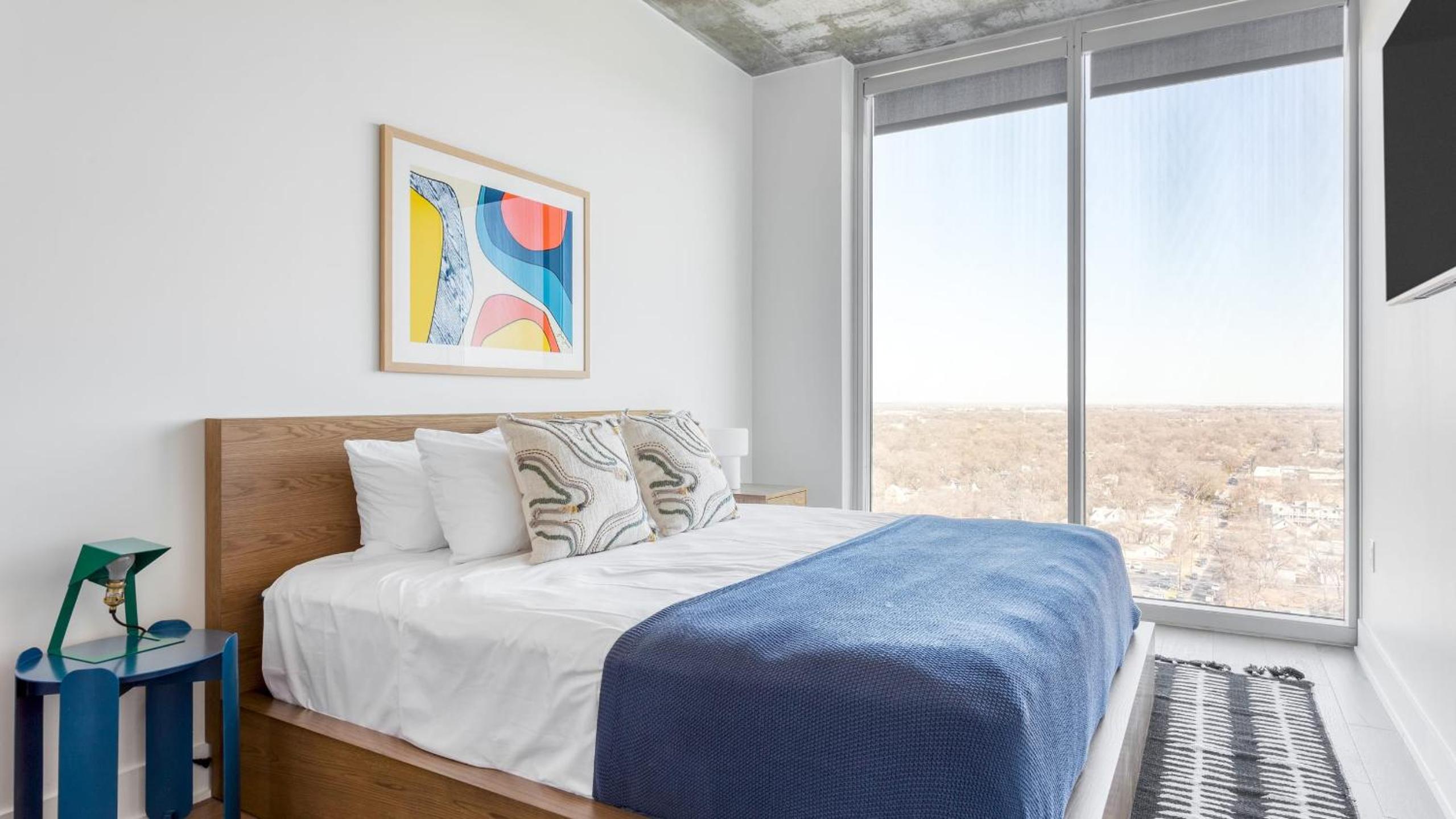 Luxe High Rise near DT Austin w Views Rooftop Pool Gym Luxe Amenities