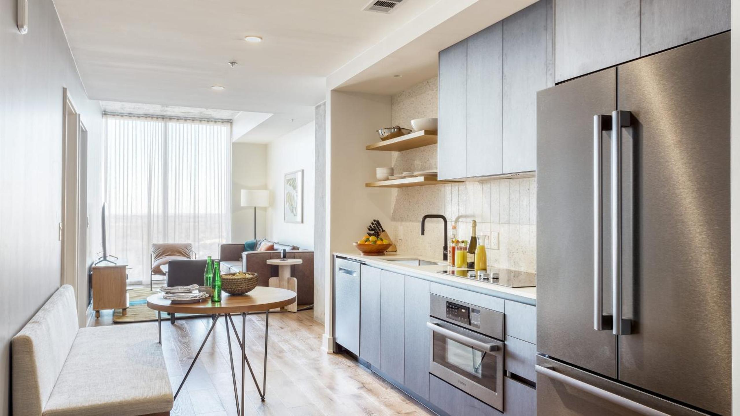 Luxe High Rise near DT Austin w Views Rooftop Pool Gym Luxe Amenities