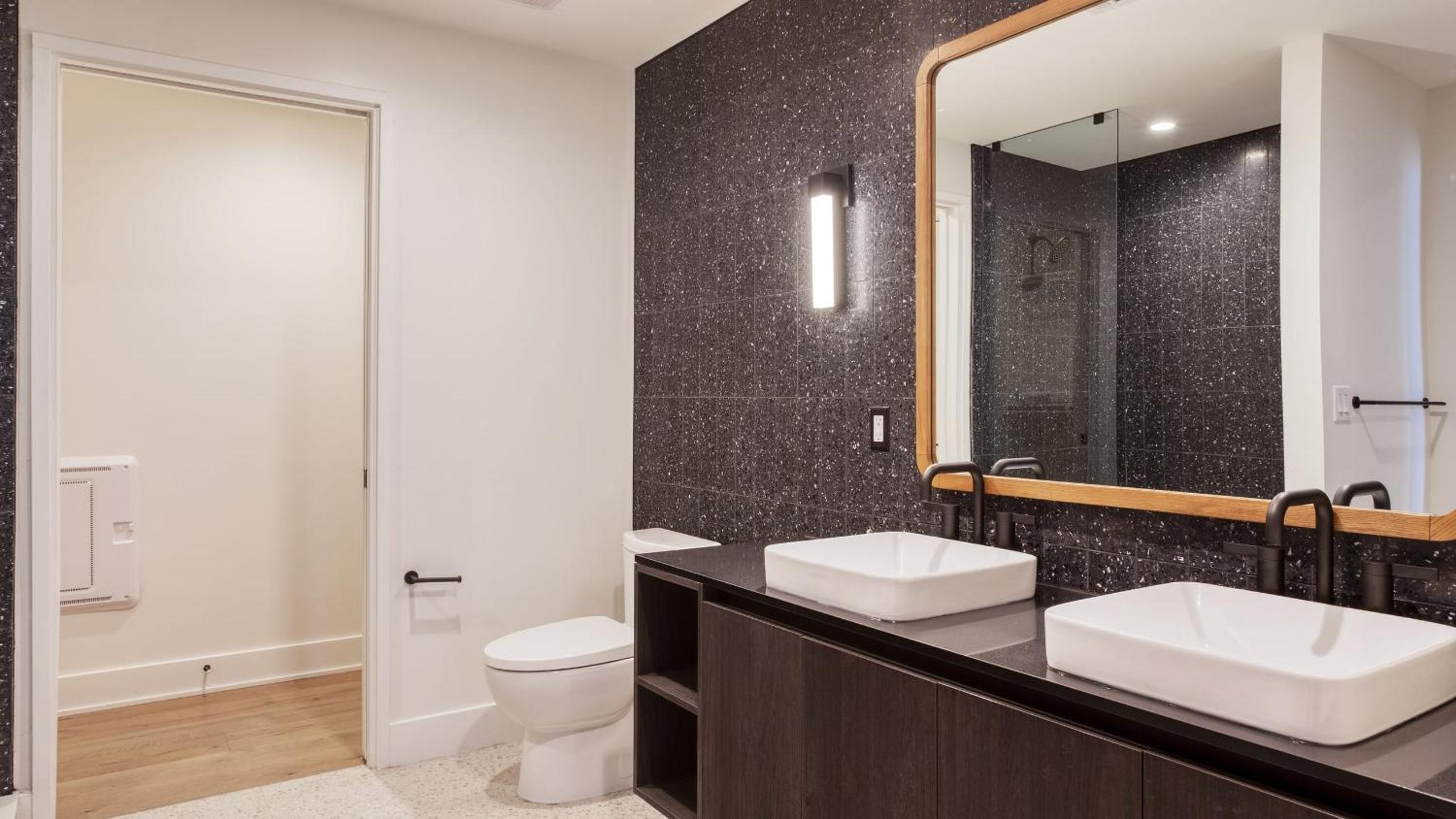 Luxe High Rise near DT Austin w Views Rooftop Pool Gym Luxe Amenities