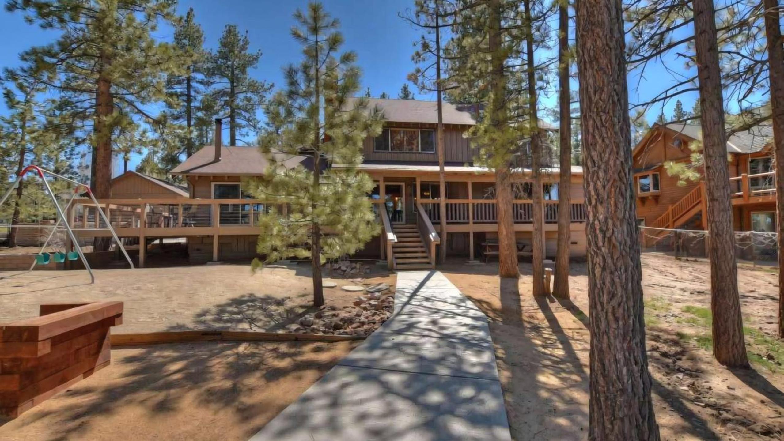 Sleeps 23 2 Homes Lakefront Private Dock Hot Tub Game Room Swingset View