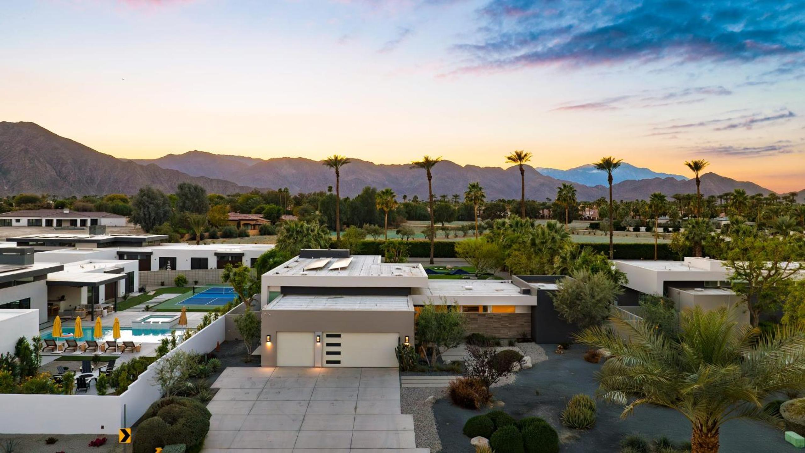 2 Villas PoolSpa Putting Green Bocce Polo Villas Solstice by AvantStay