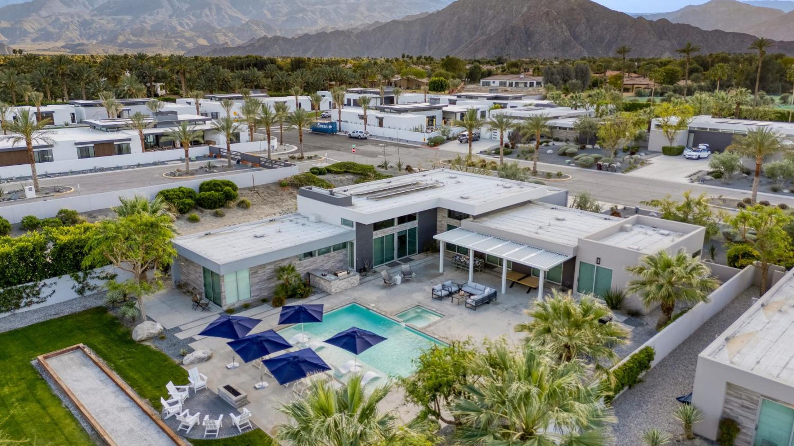 2 Villas PoolSpa Putting Green Bocce Polo Villas Solstice by AvantStay