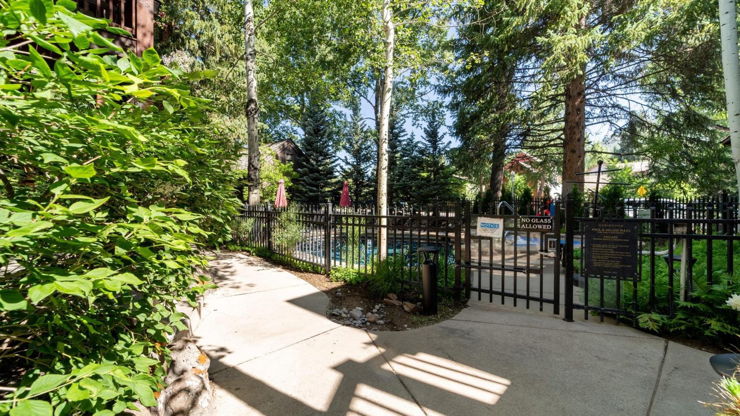 Aspen Hideaway by AvantStay Walk to Aspen Near Slopes Pool Hot Tub Access