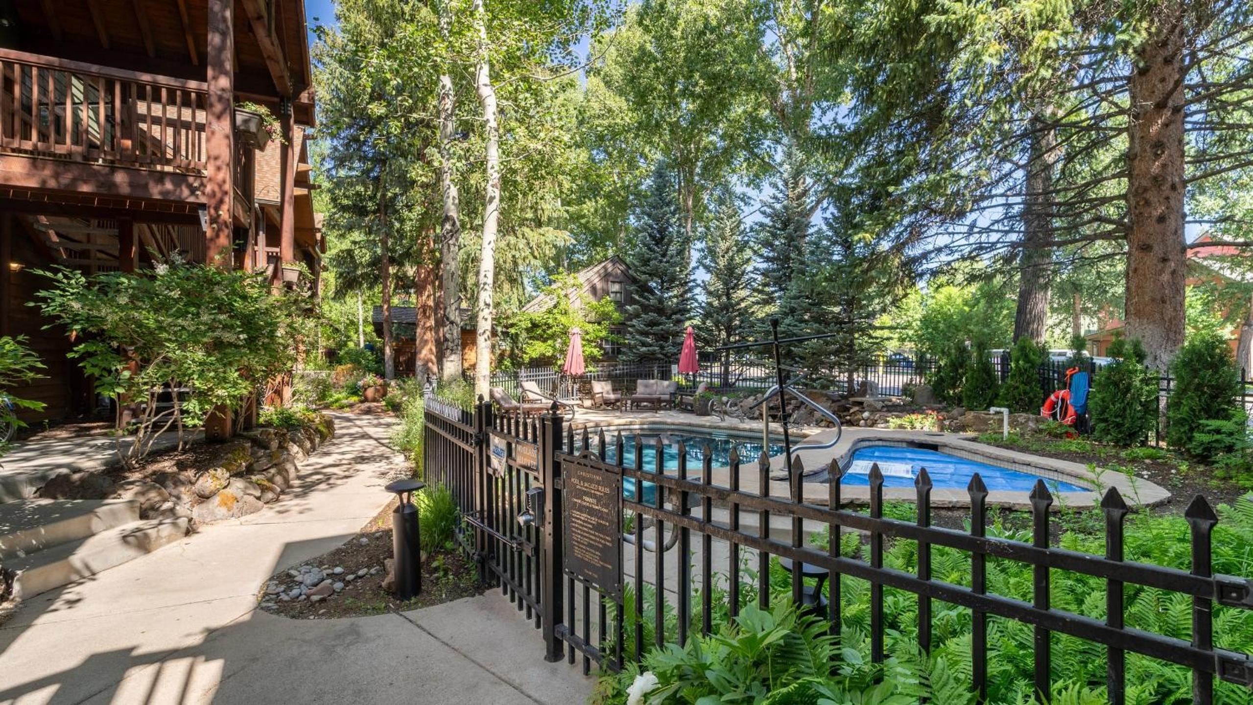 Aspen Hideaway by AvantStay Walk to Aspen Near Slopes Pool Hot Tub Access