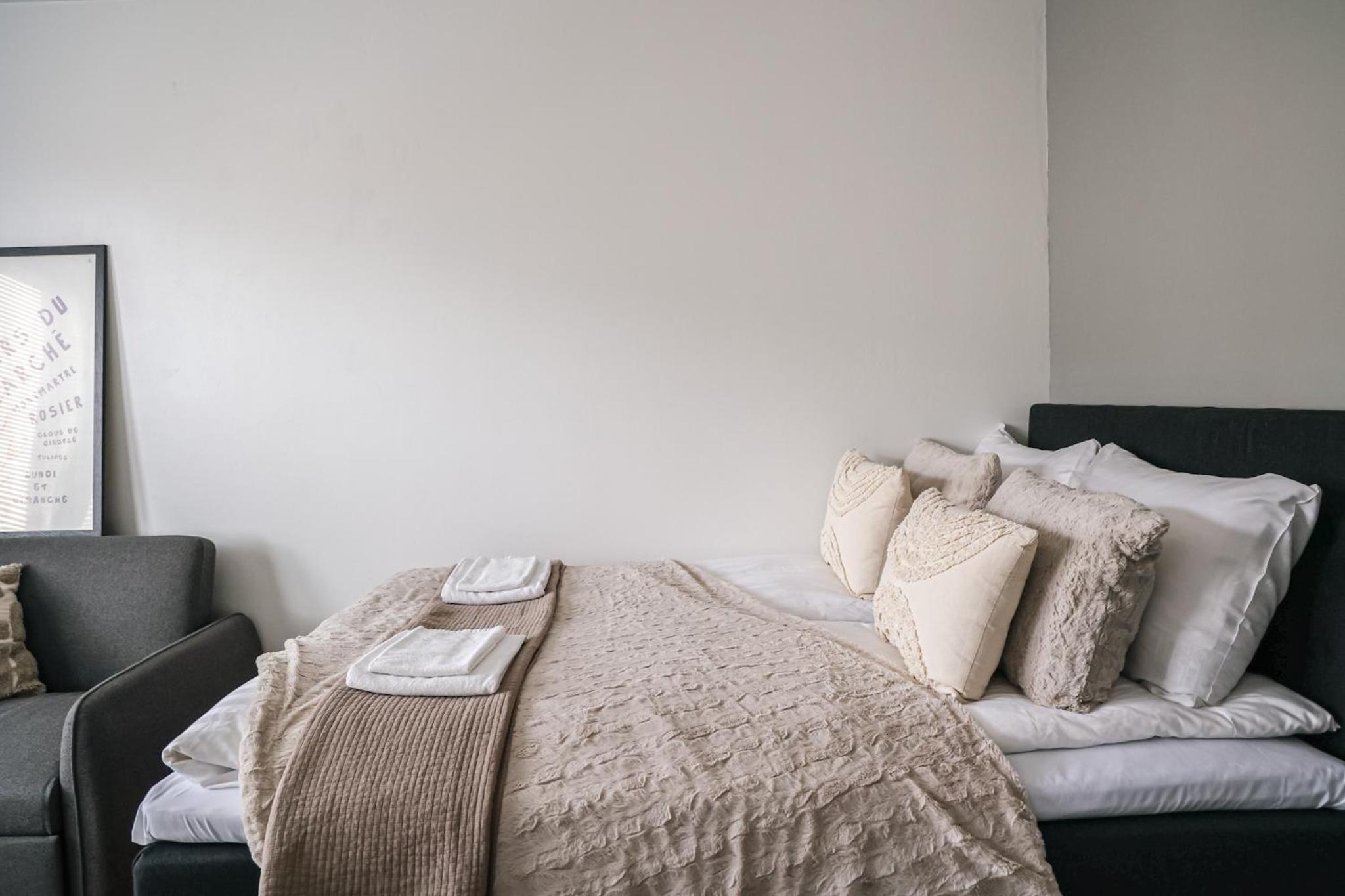 Cozy Studio Apartment at Prime Central Location by BookLapland