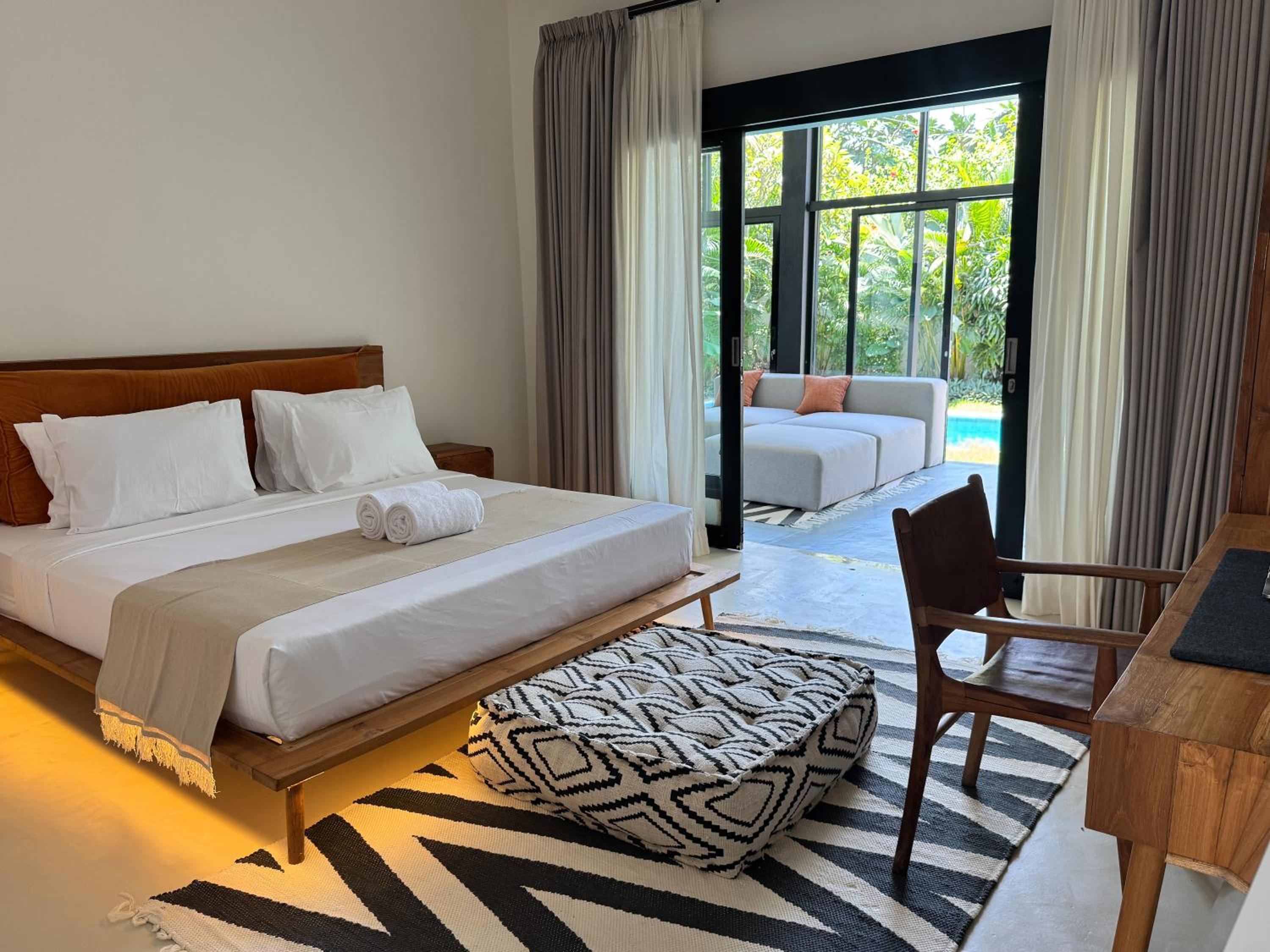 3BR Tropical Villa with Pool & Lush Garden Oasis, 4 minutes to the beach