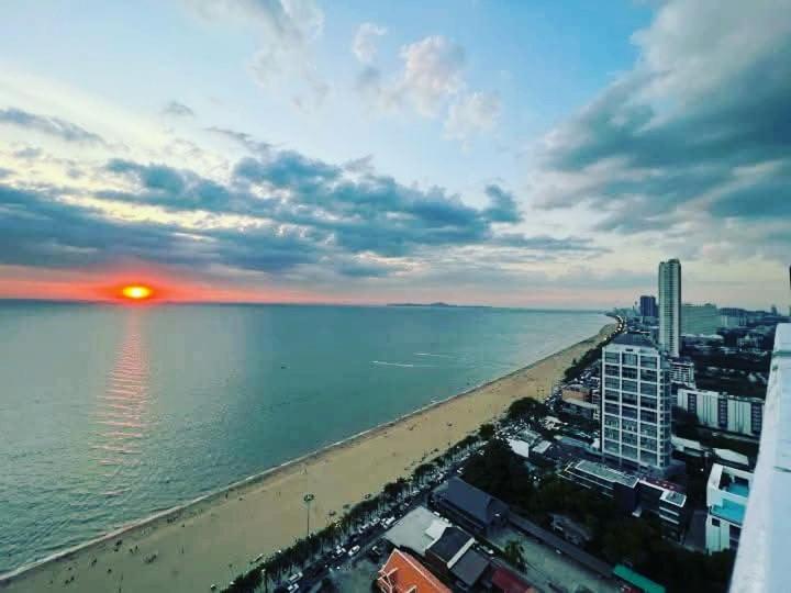 Premium seaview front beach 3bedroom 3bathroom pattaya floor15 jomtien