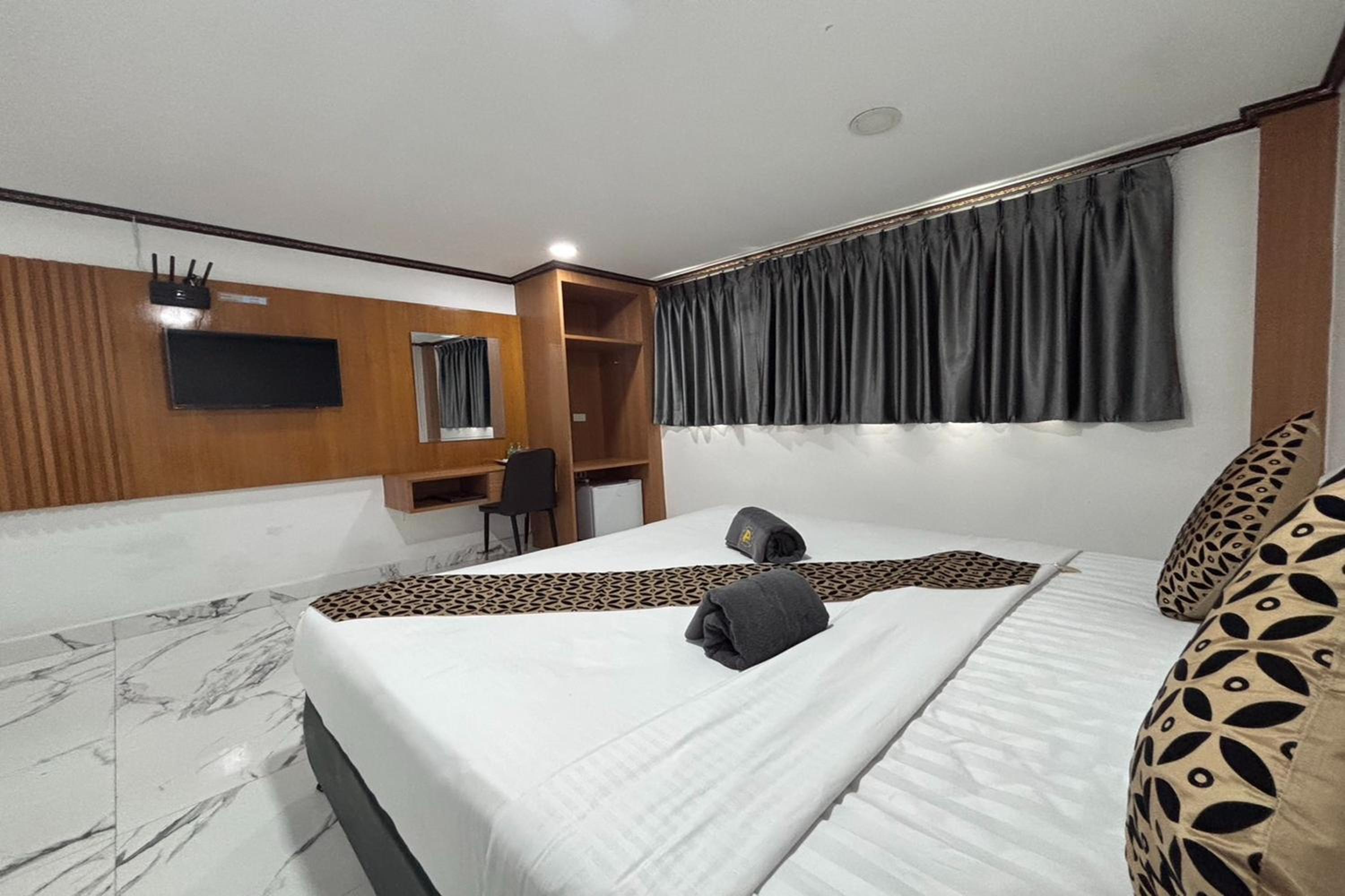 Papa Ji Hotel and Restaurant