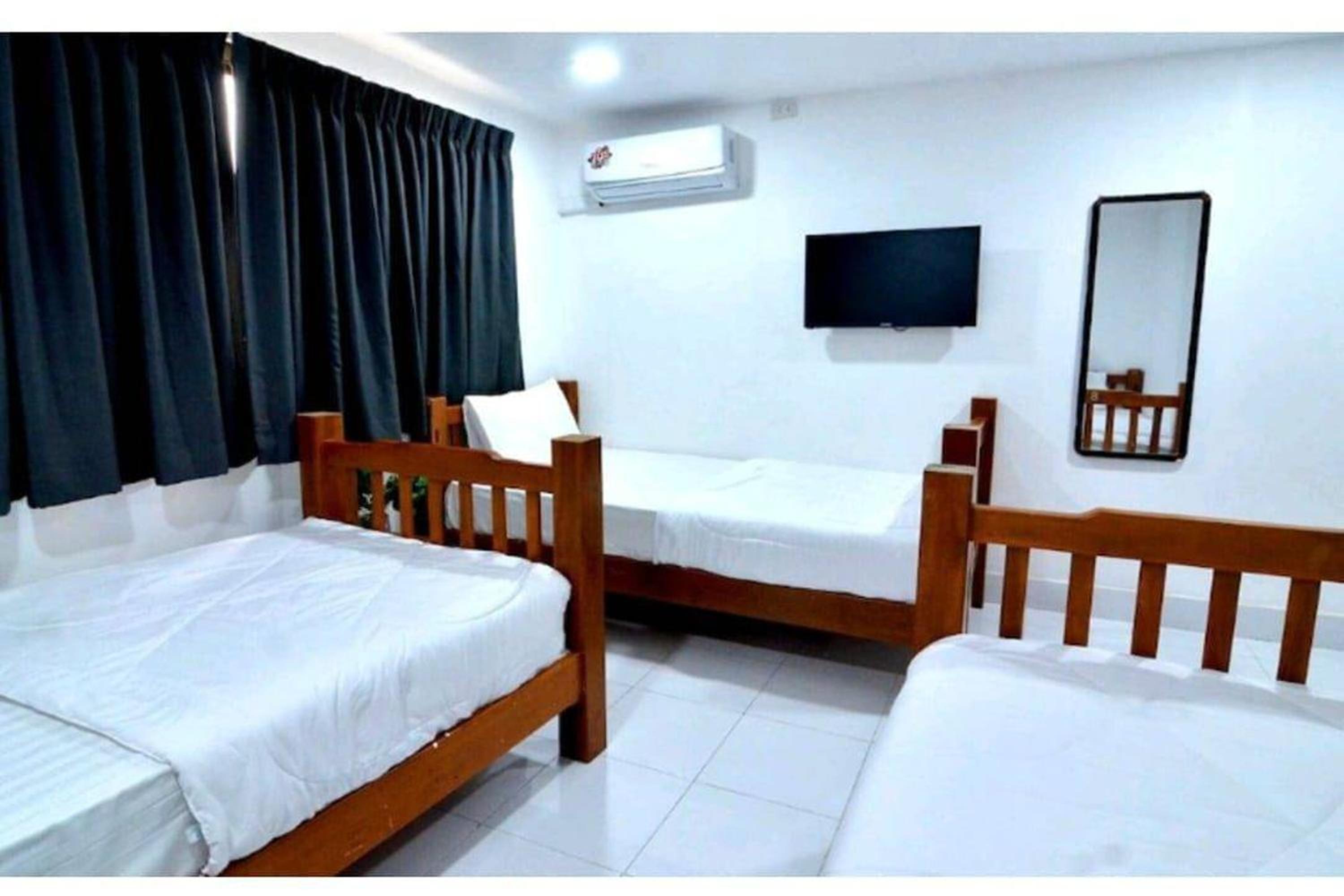 Papa Ji Hotel and Restaurant