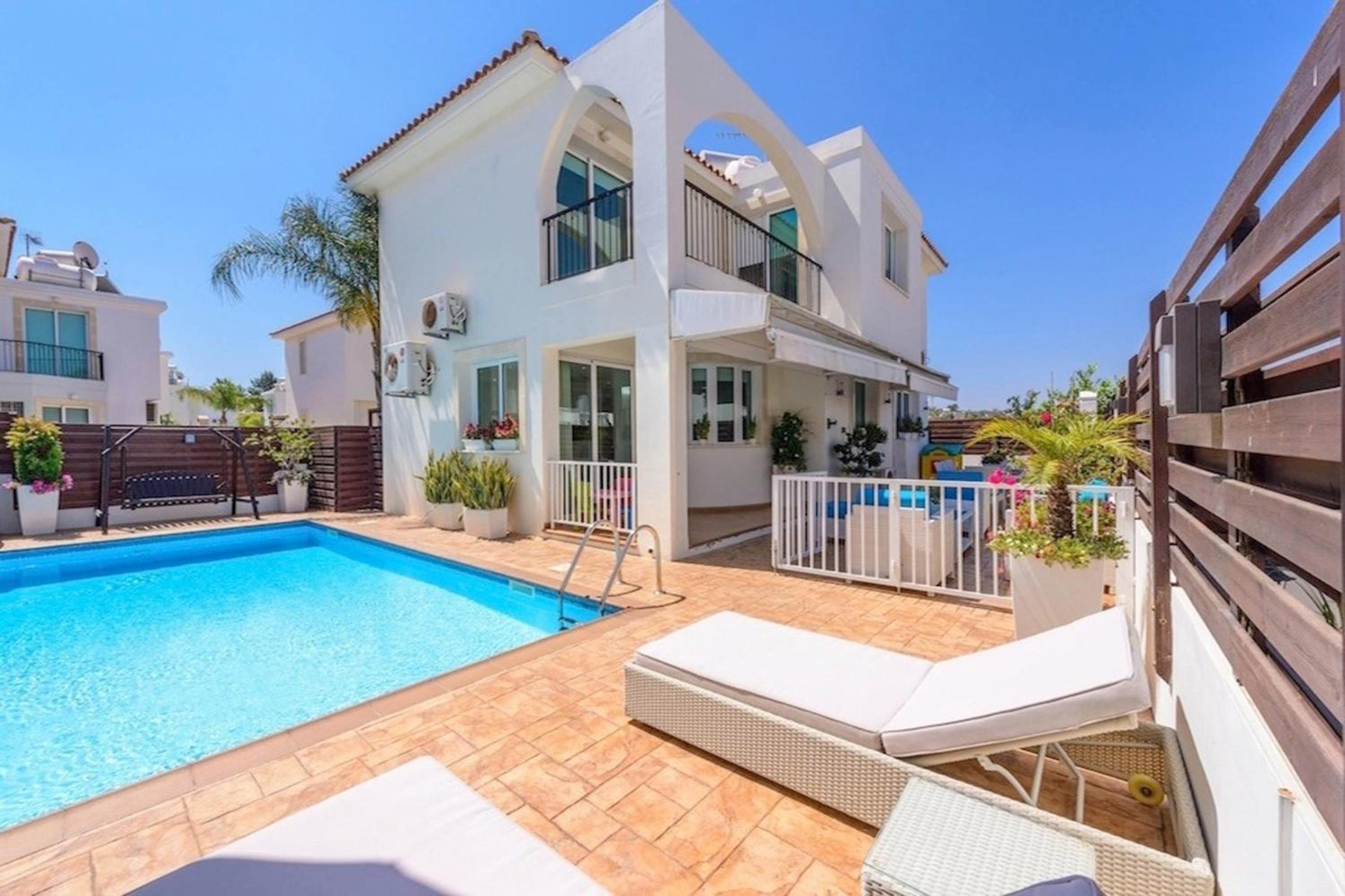 La Vita Villa #1