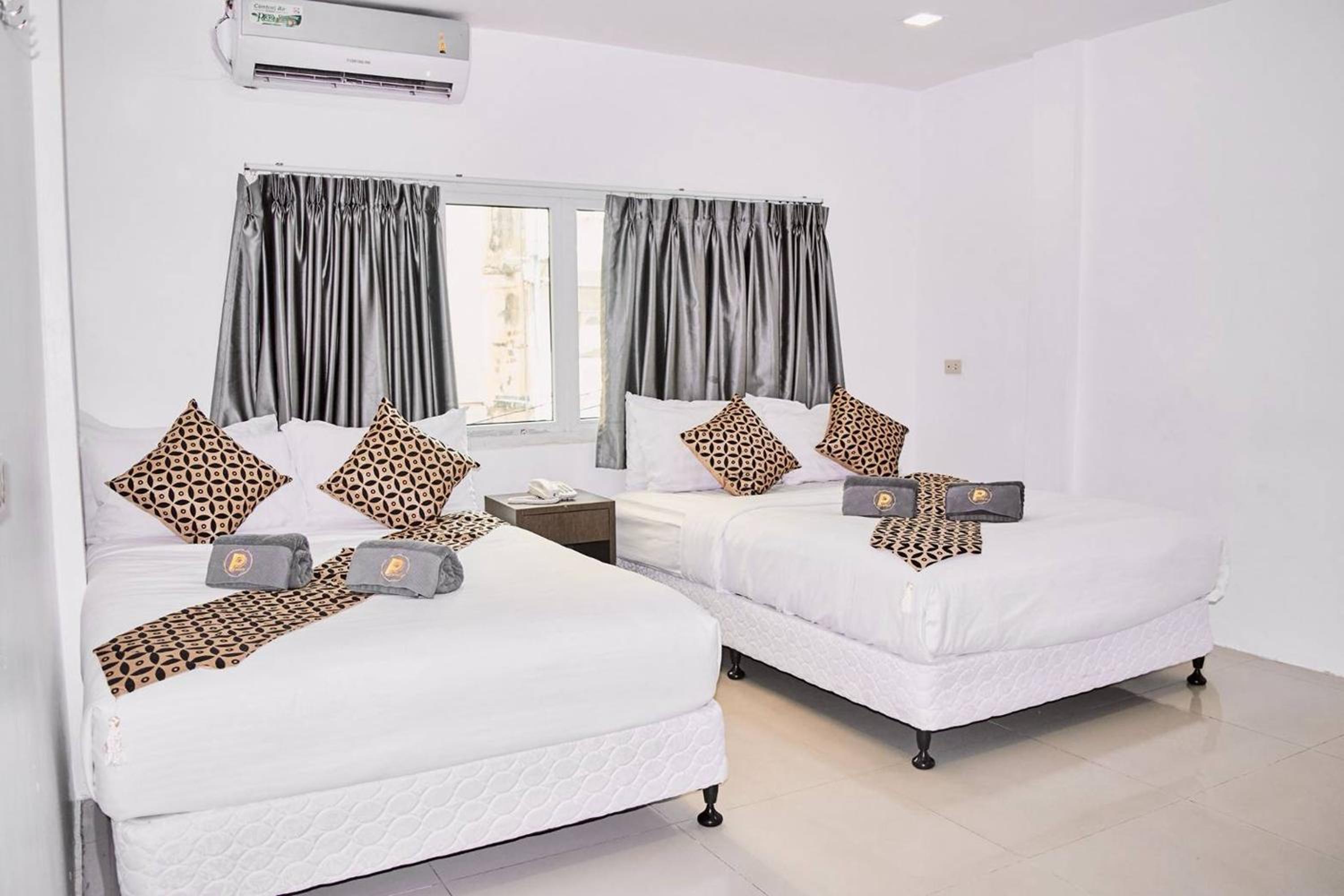 Papa Ji Hotel and Restaurant