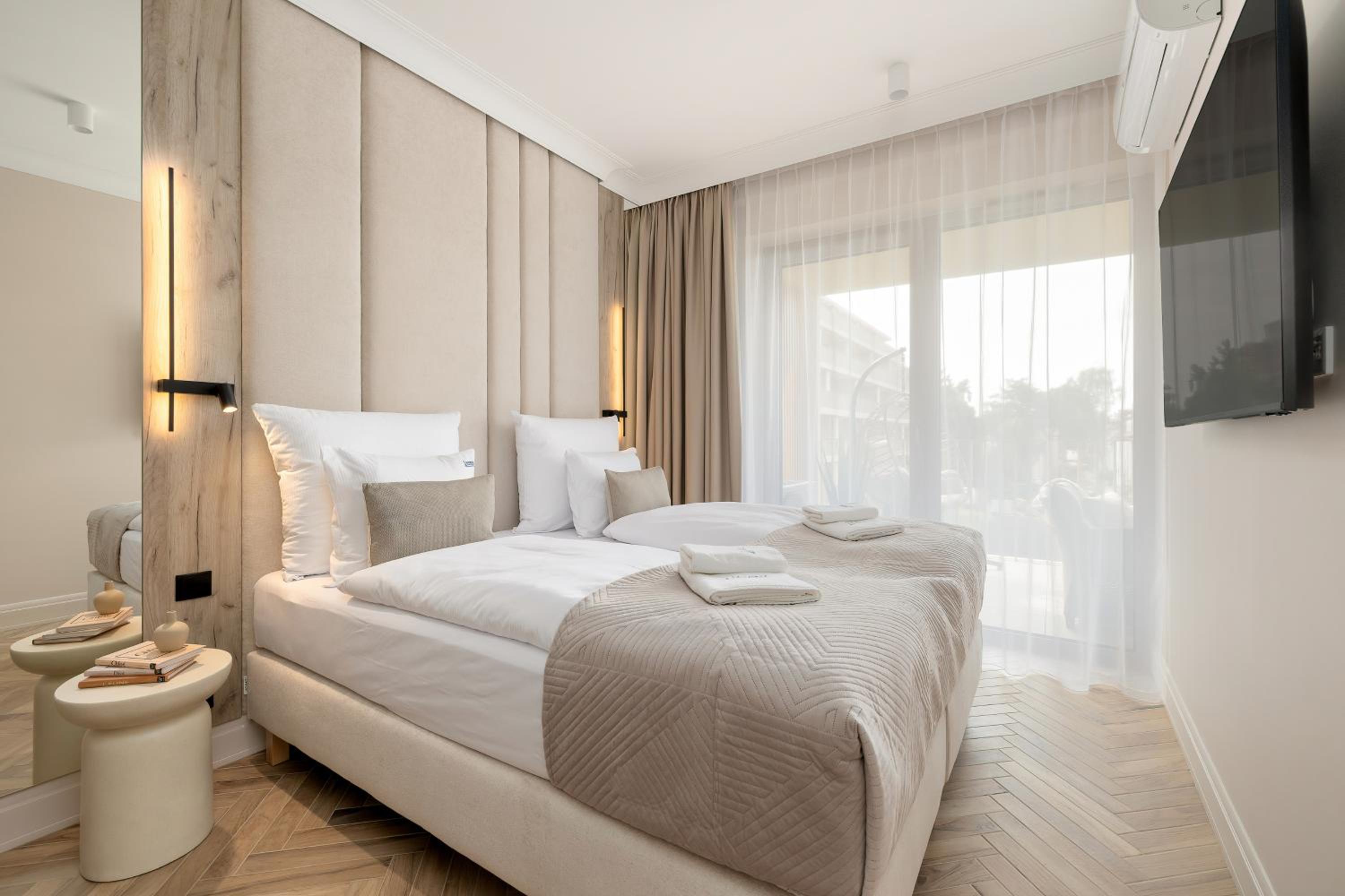 GREENERI PARK - Ambria Apartments