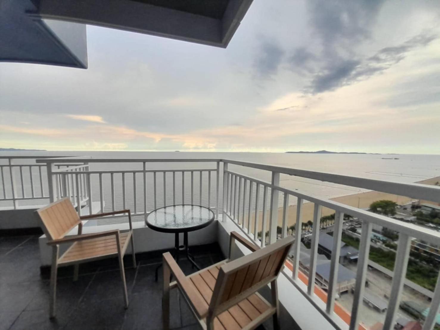 Premium seaview front beach 3bedroom 3bathroom pattaya floor15 jomtien