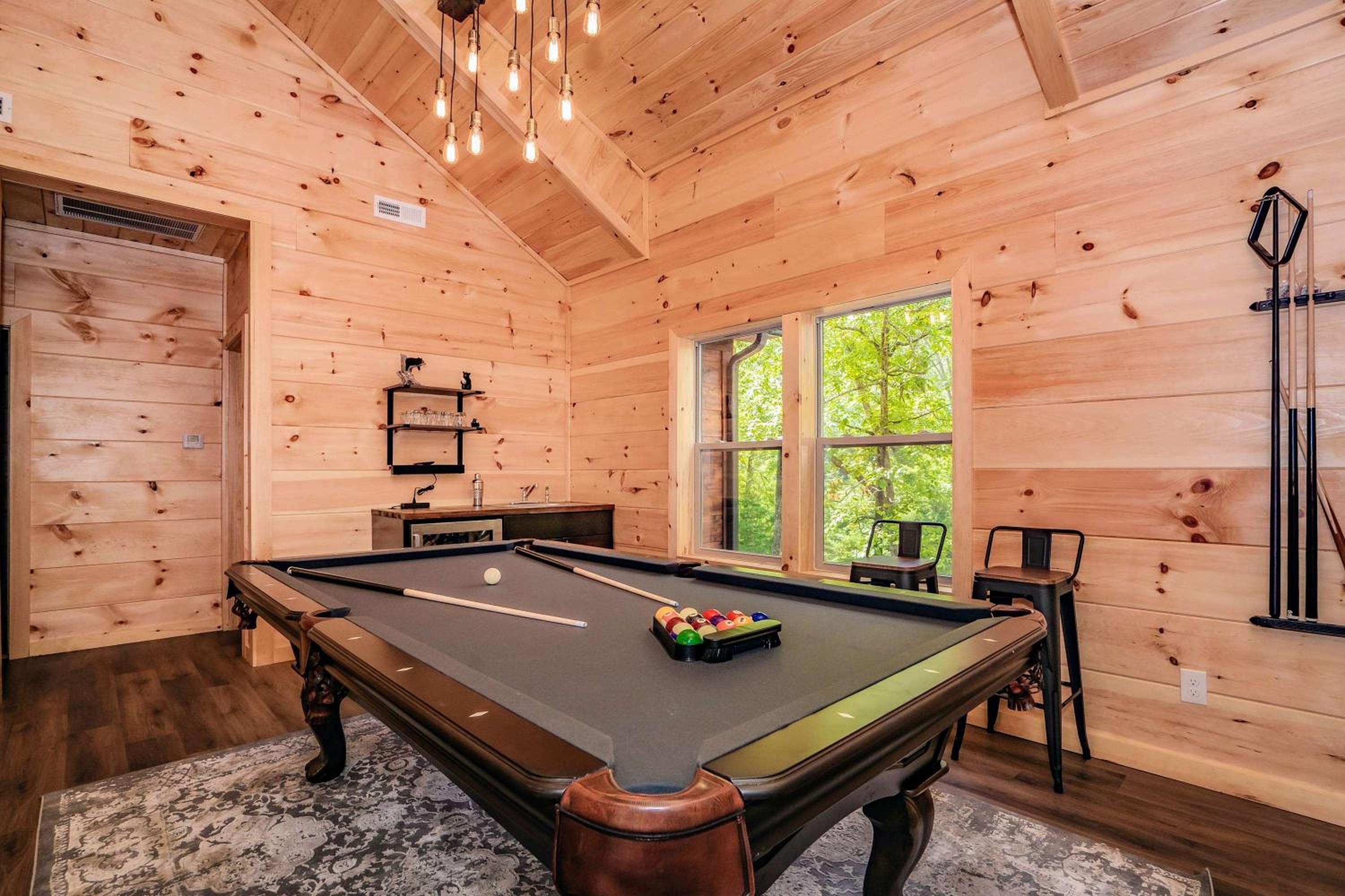 Luxury Cabin with Theatre and Hot Tub