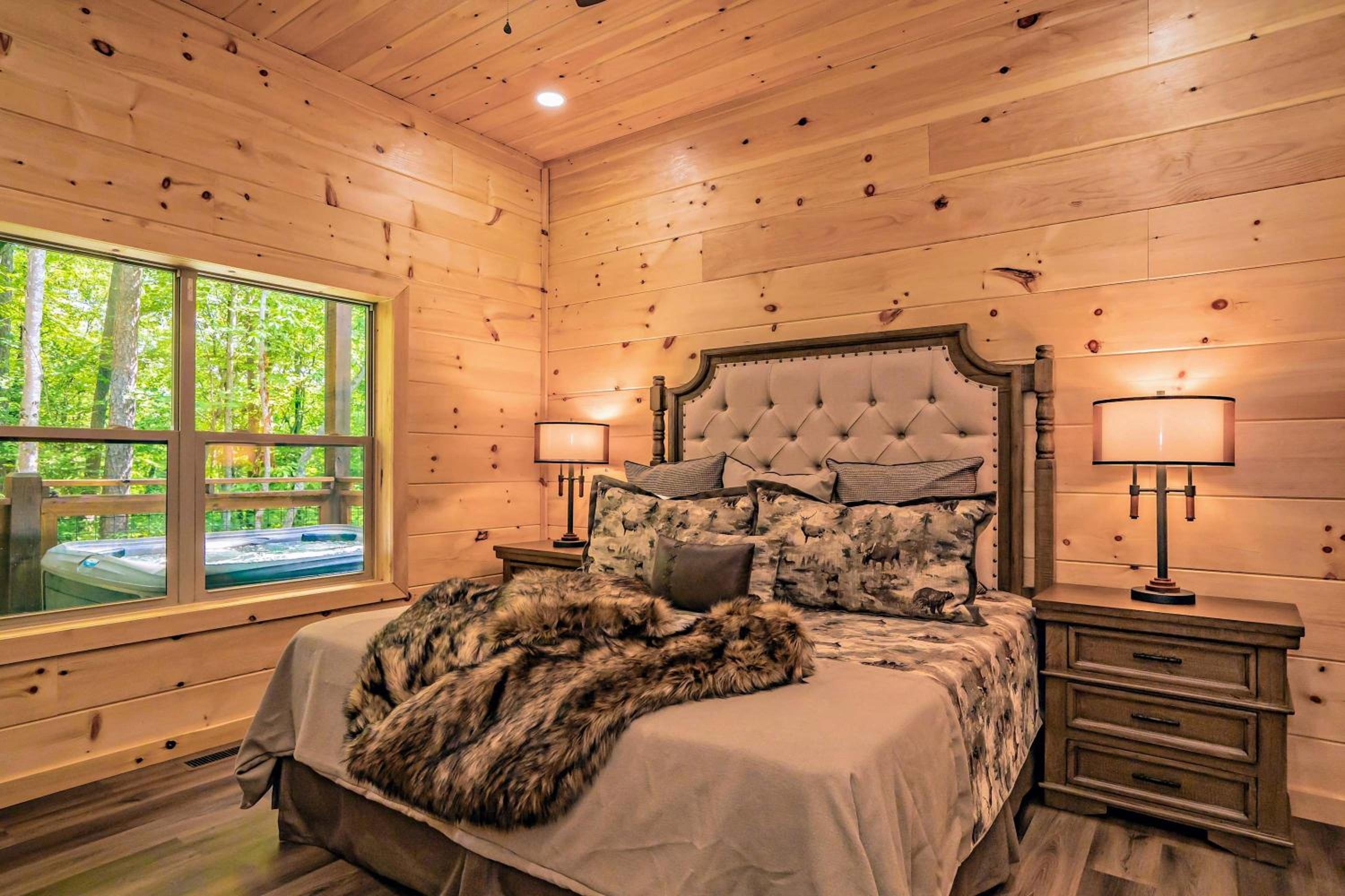 Luxury Cabin with Theatre and Hot Tub