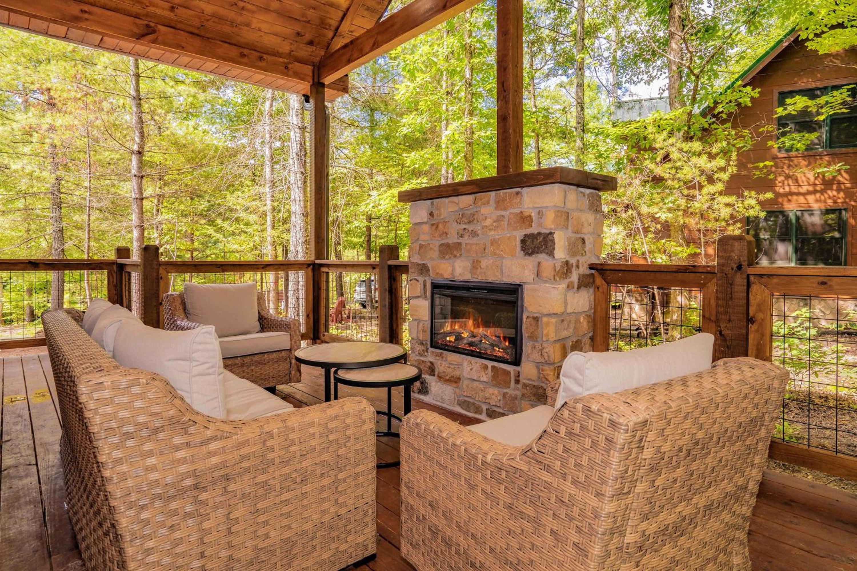 Luxury Cabin with Theatre and Hot Tub