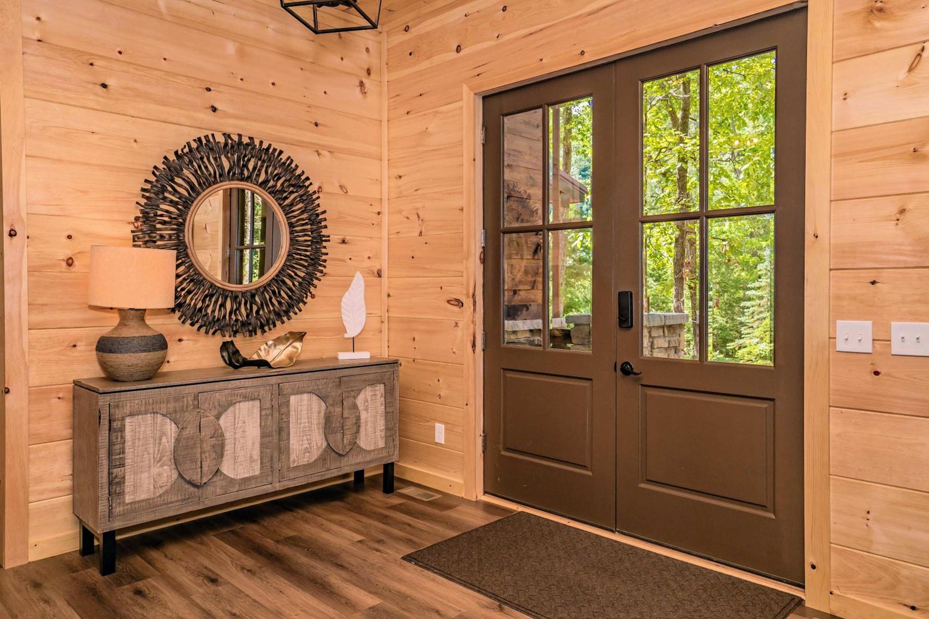 Luxury Cabin with Theatre and Hot Tub