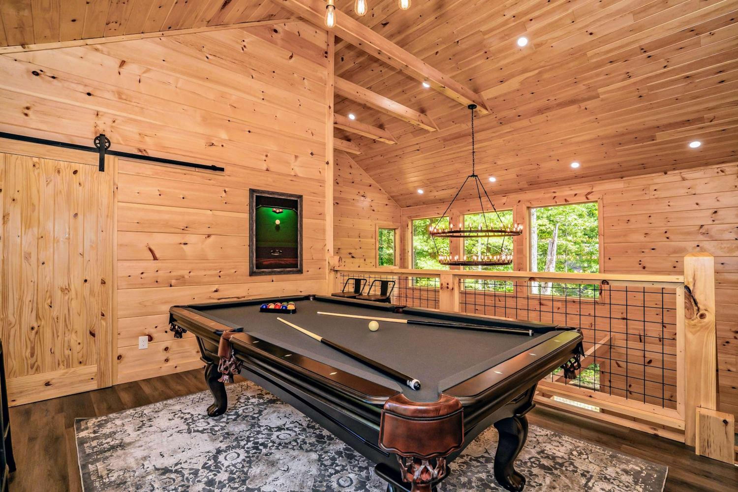 Luxury Cabin with Theatre and Hot Tub