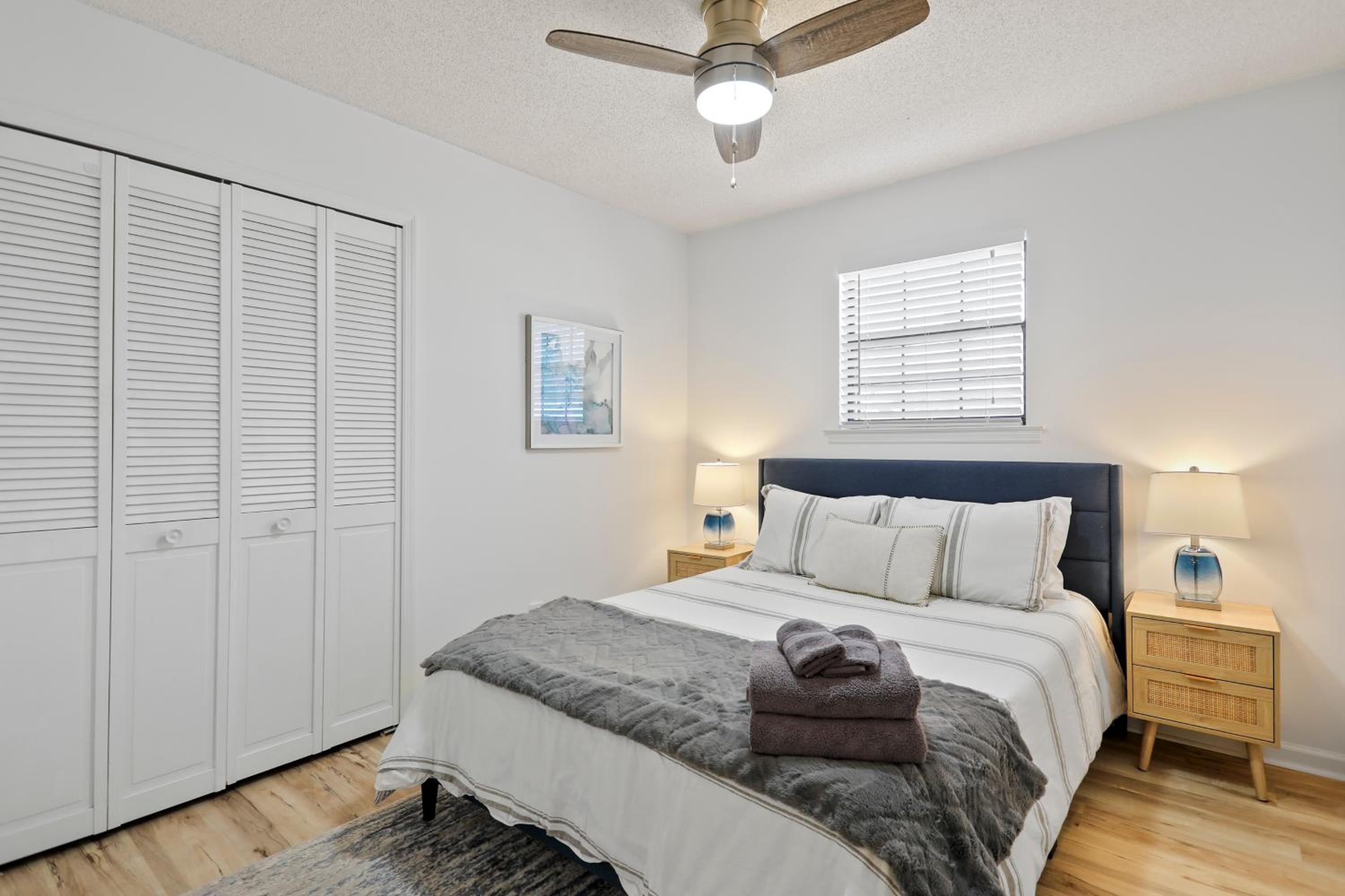 Large Family-Friendly Home w Spa Near Beach & City