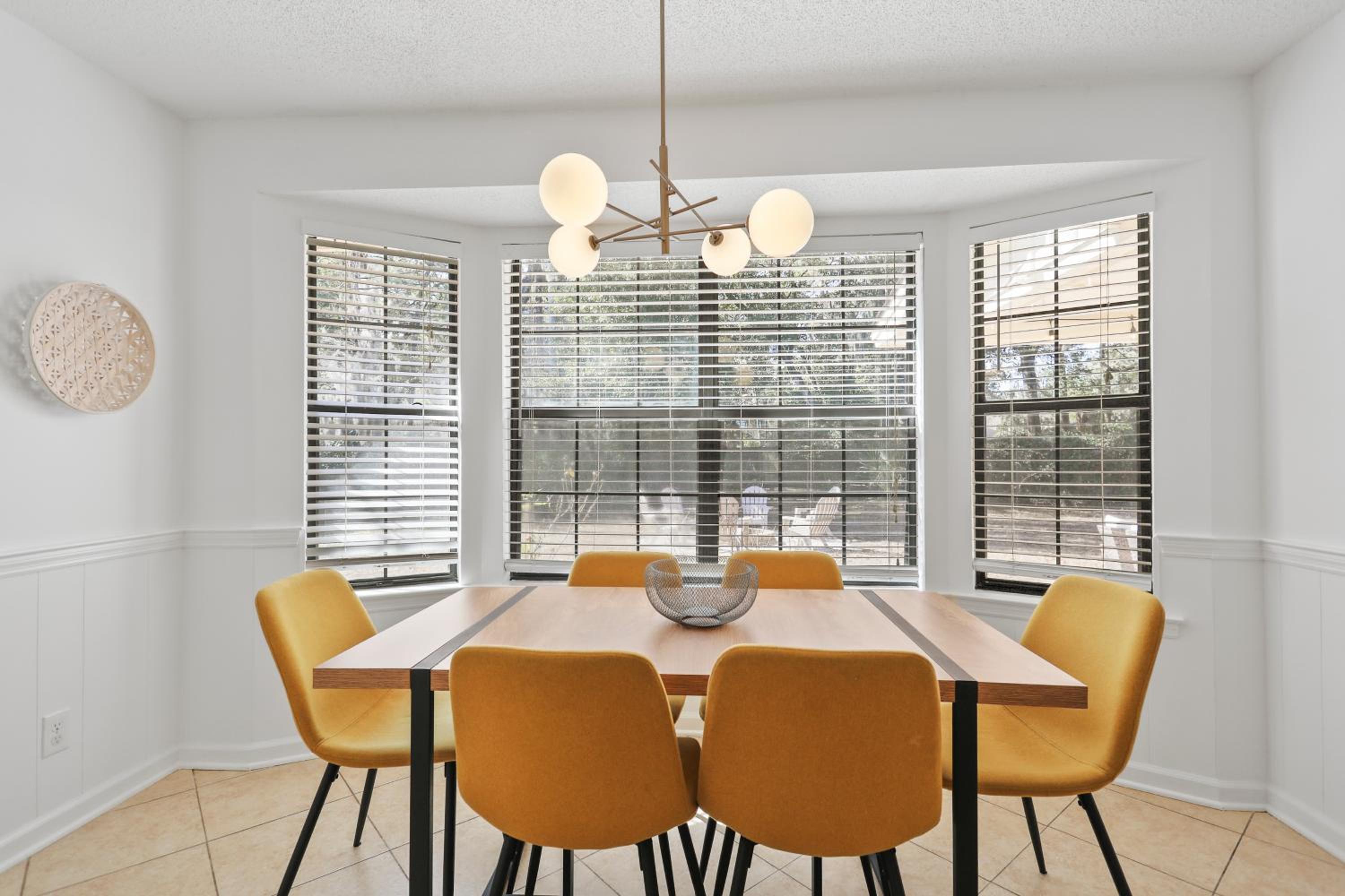 Large Family-Friendly Home w Spa Near Beach & City