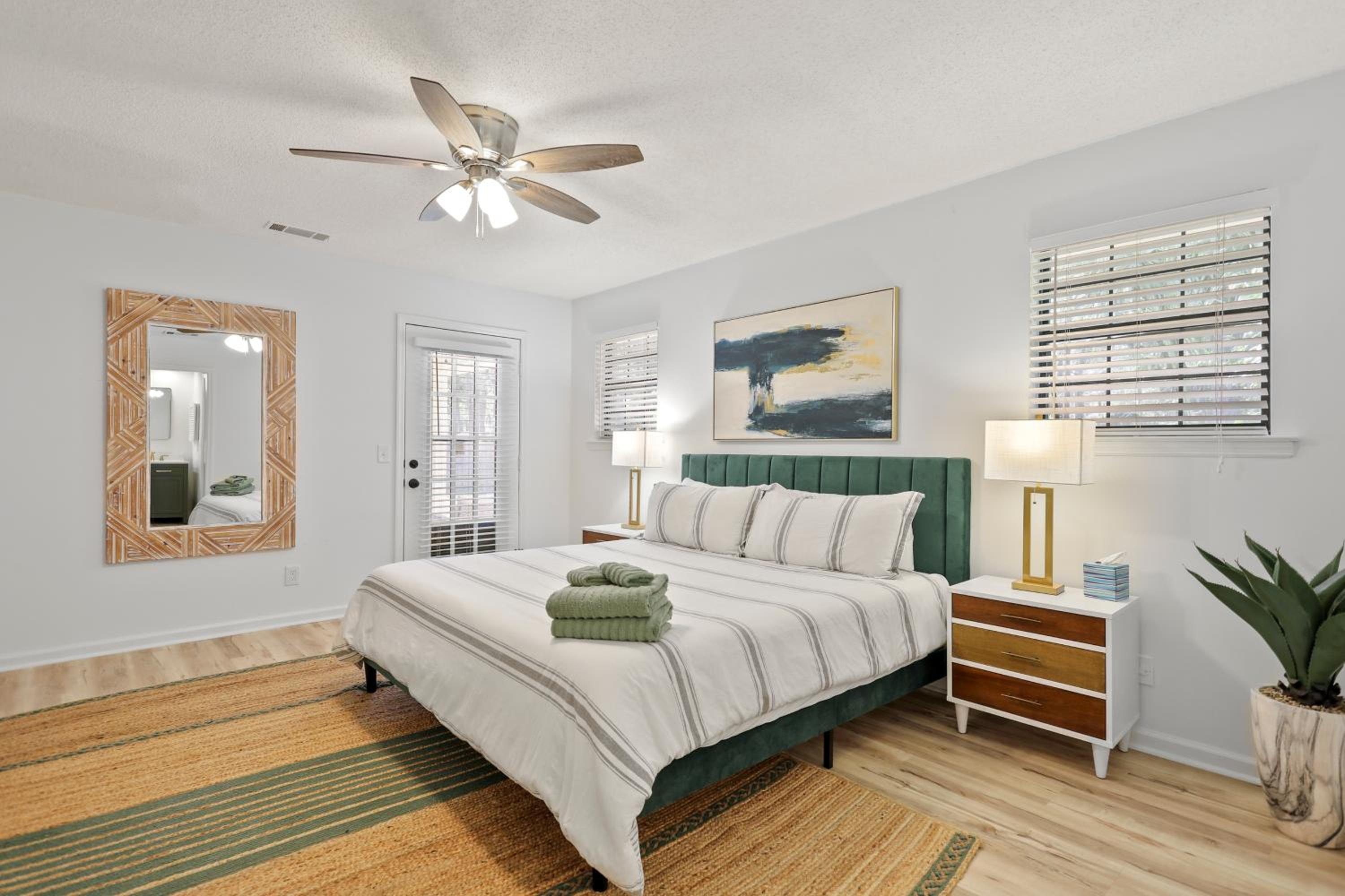 Large Family-Friendly Home w Spa Near Beach & City