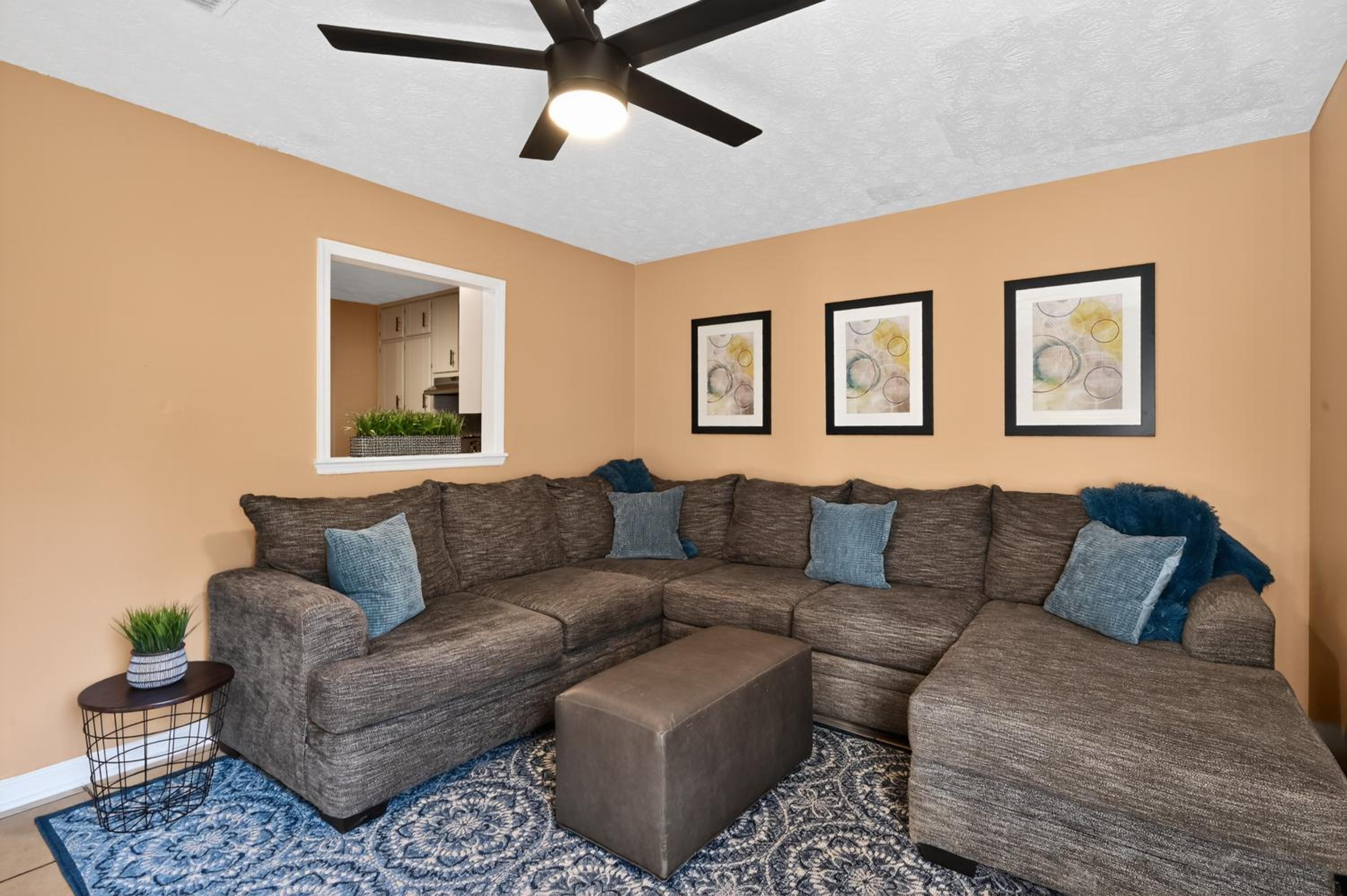 Serenity Landing - 5 Minutes To Airport - Sleeps 6