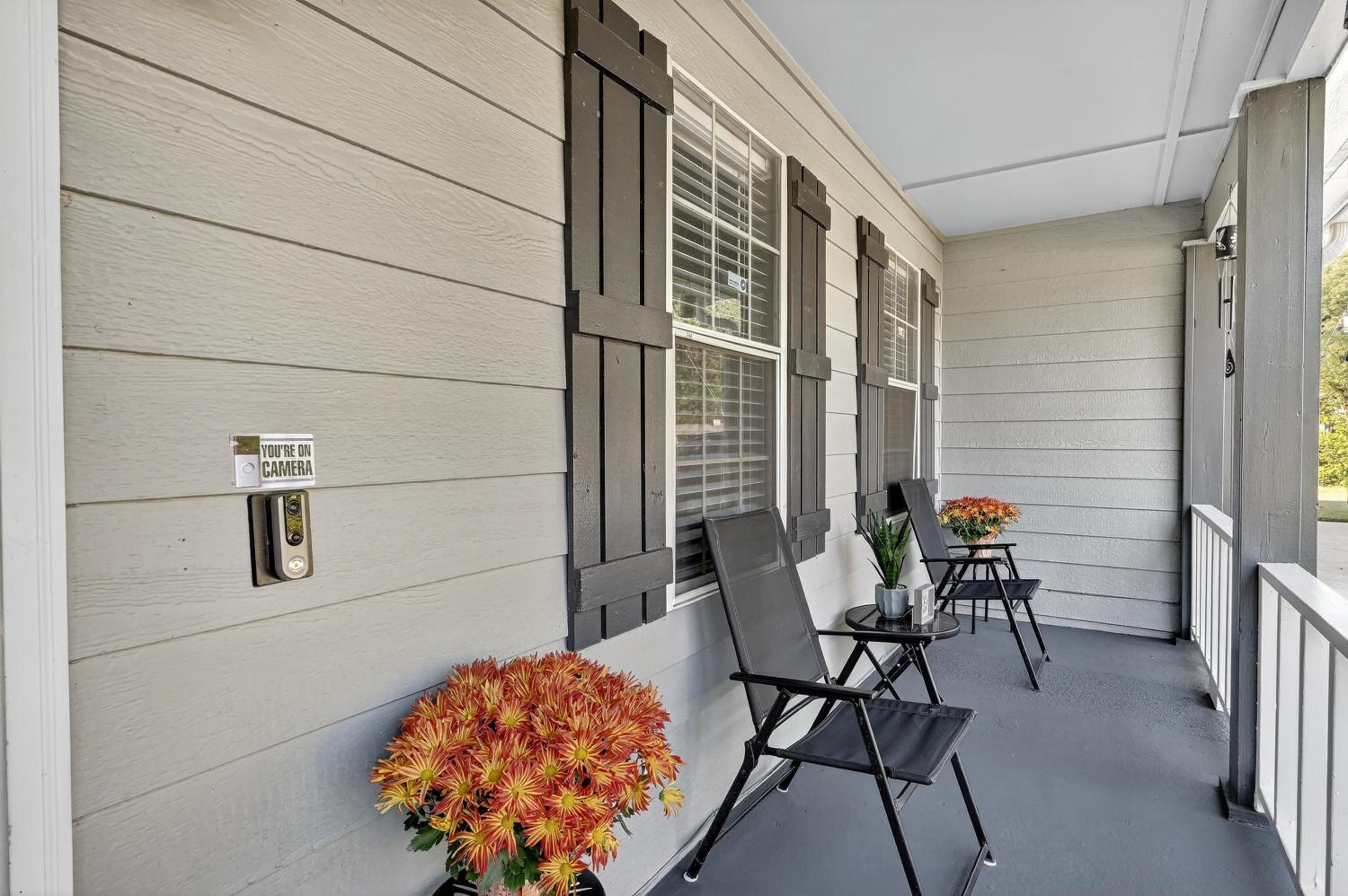 Serenity Landing - 5 Minutes To Airport - Sleeps 6