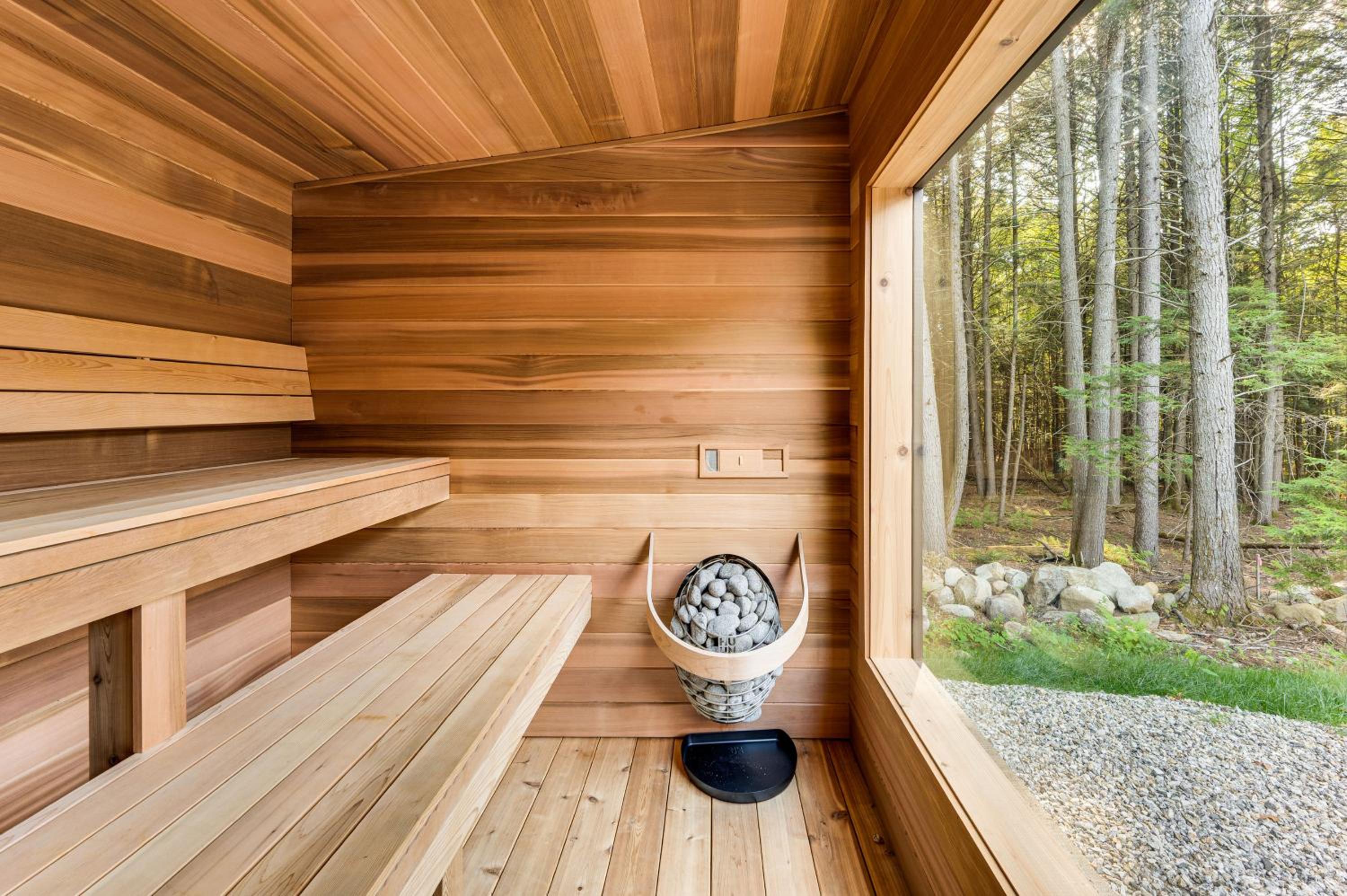 Hike, Ski and Explore Serene Danbury Cabin with Sauna