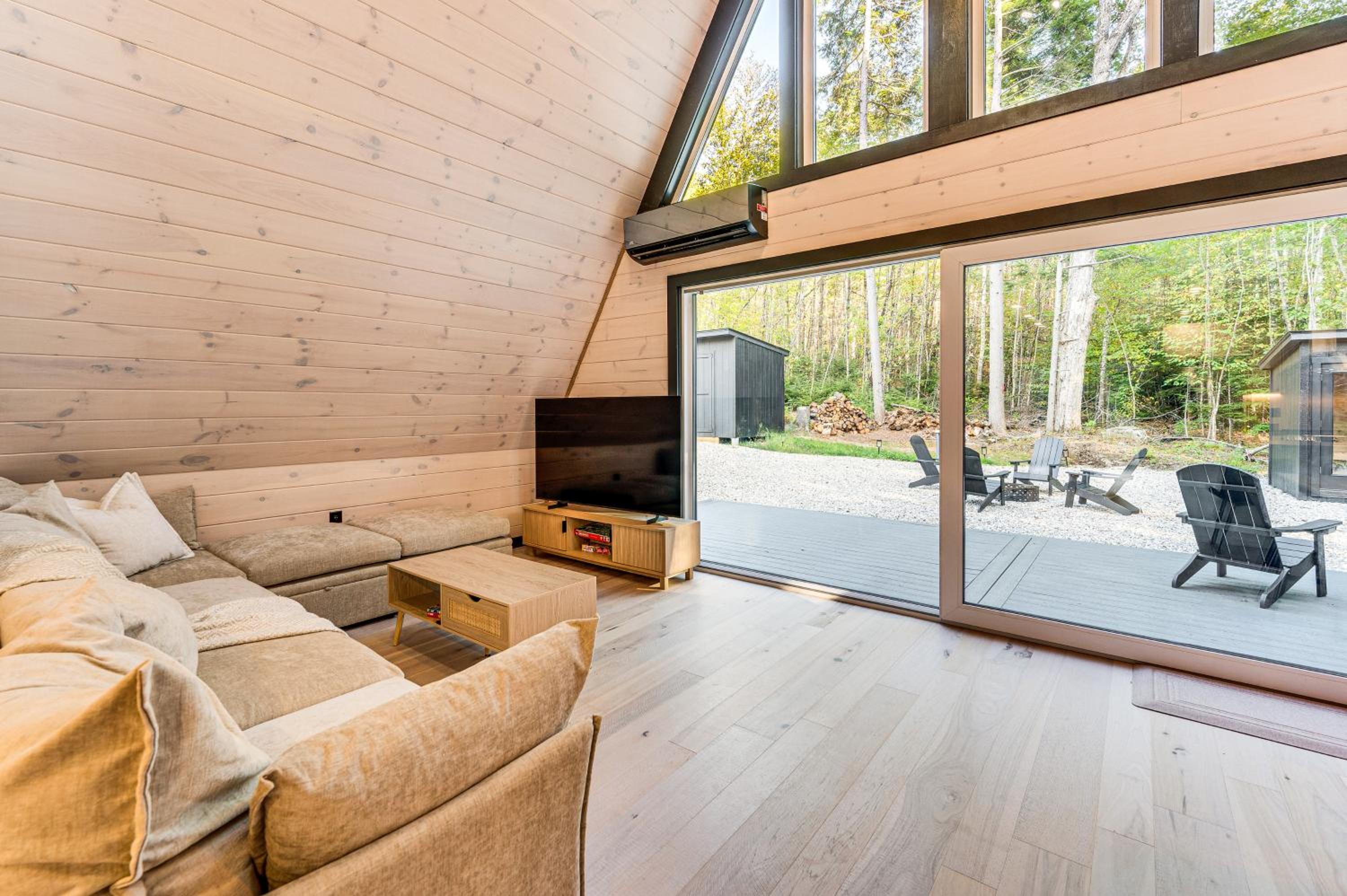 Hike, Ski and Explore Serene Danbury Cabin with Sauna