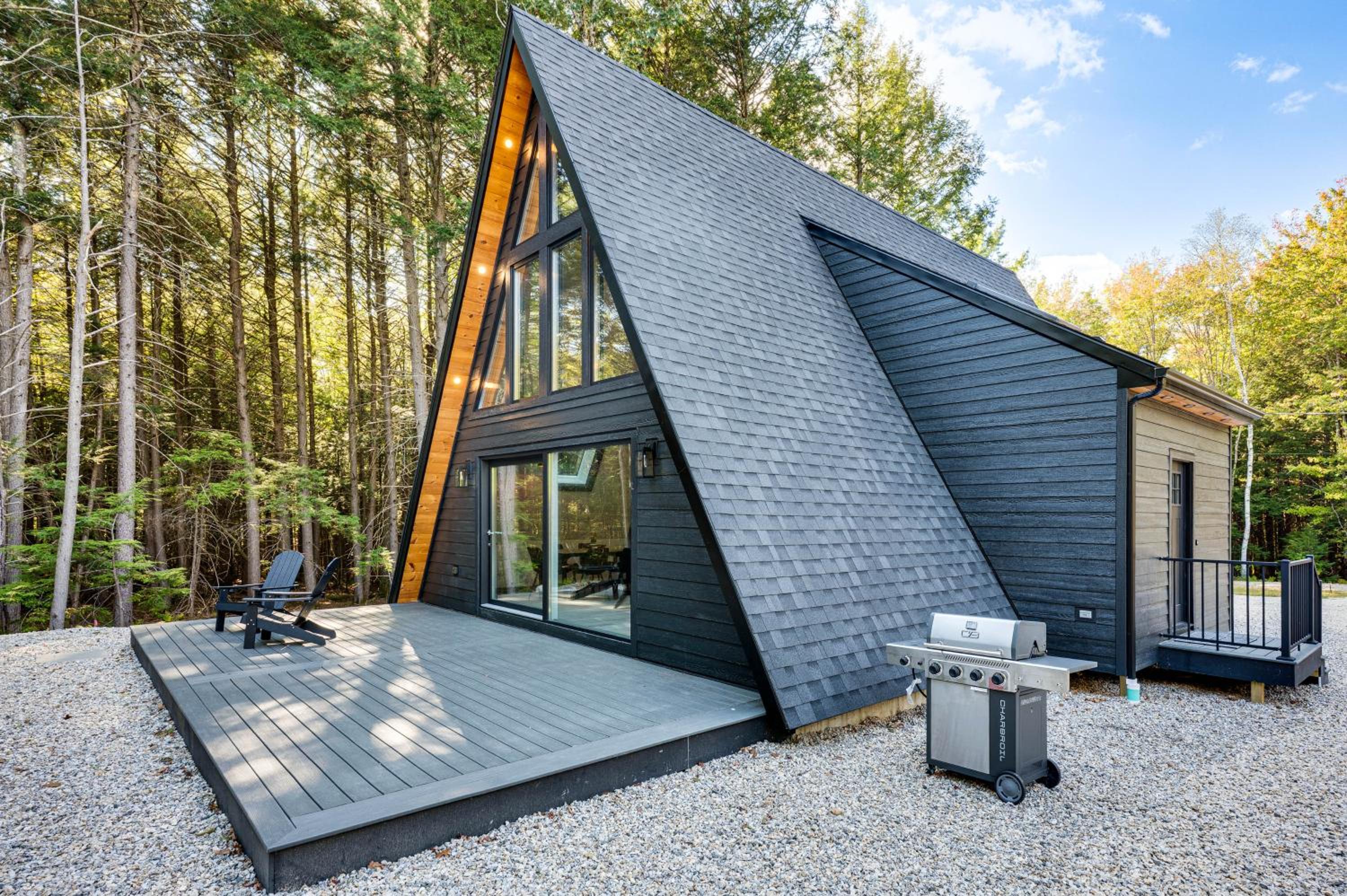 Hike, Ski and Explore Serene Danbury Cabin with Sauna