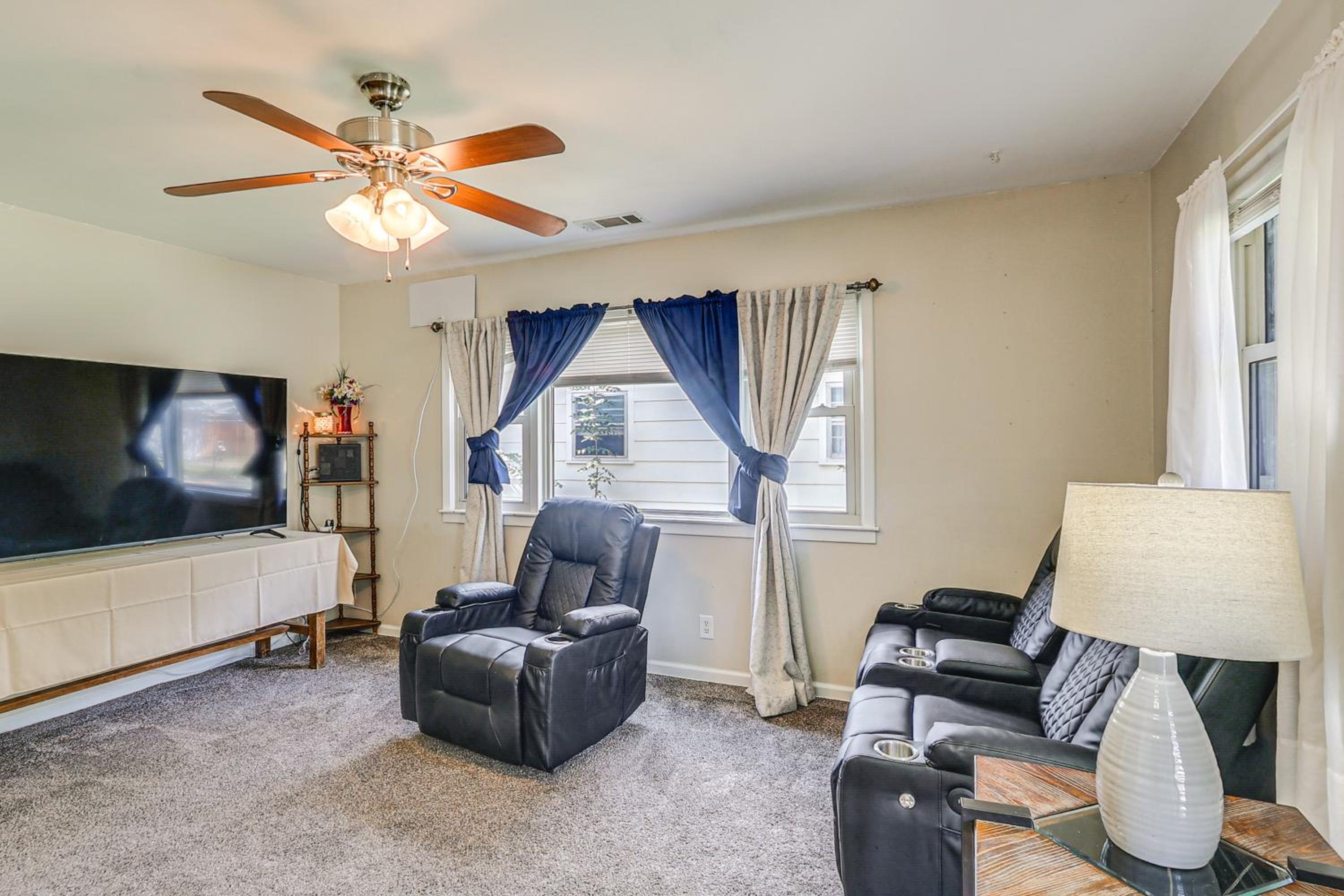 2 Mi to Zoo, Fenced Yard Family Home in Wichita!