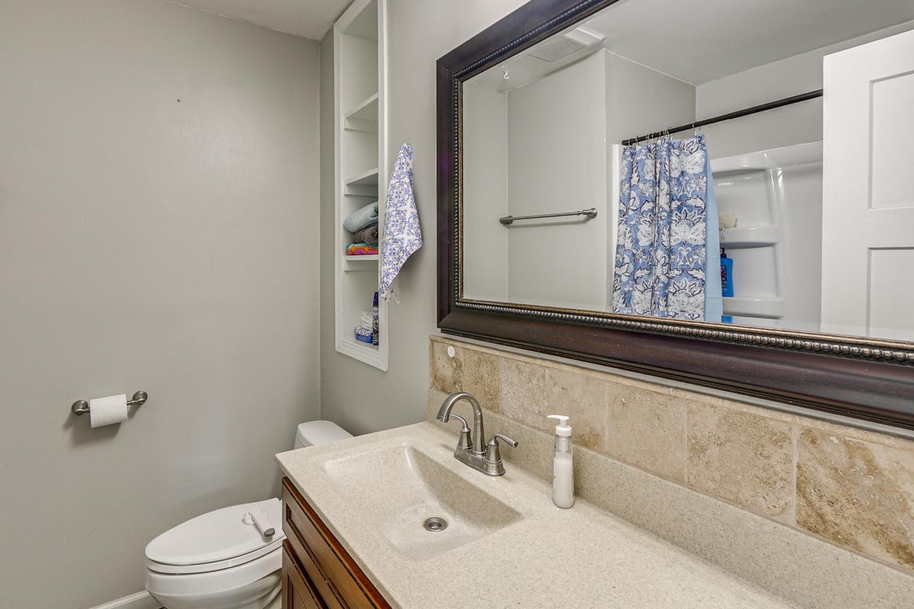 2 Mi to Zoo, Fenced Yard Family Home in Wichita!