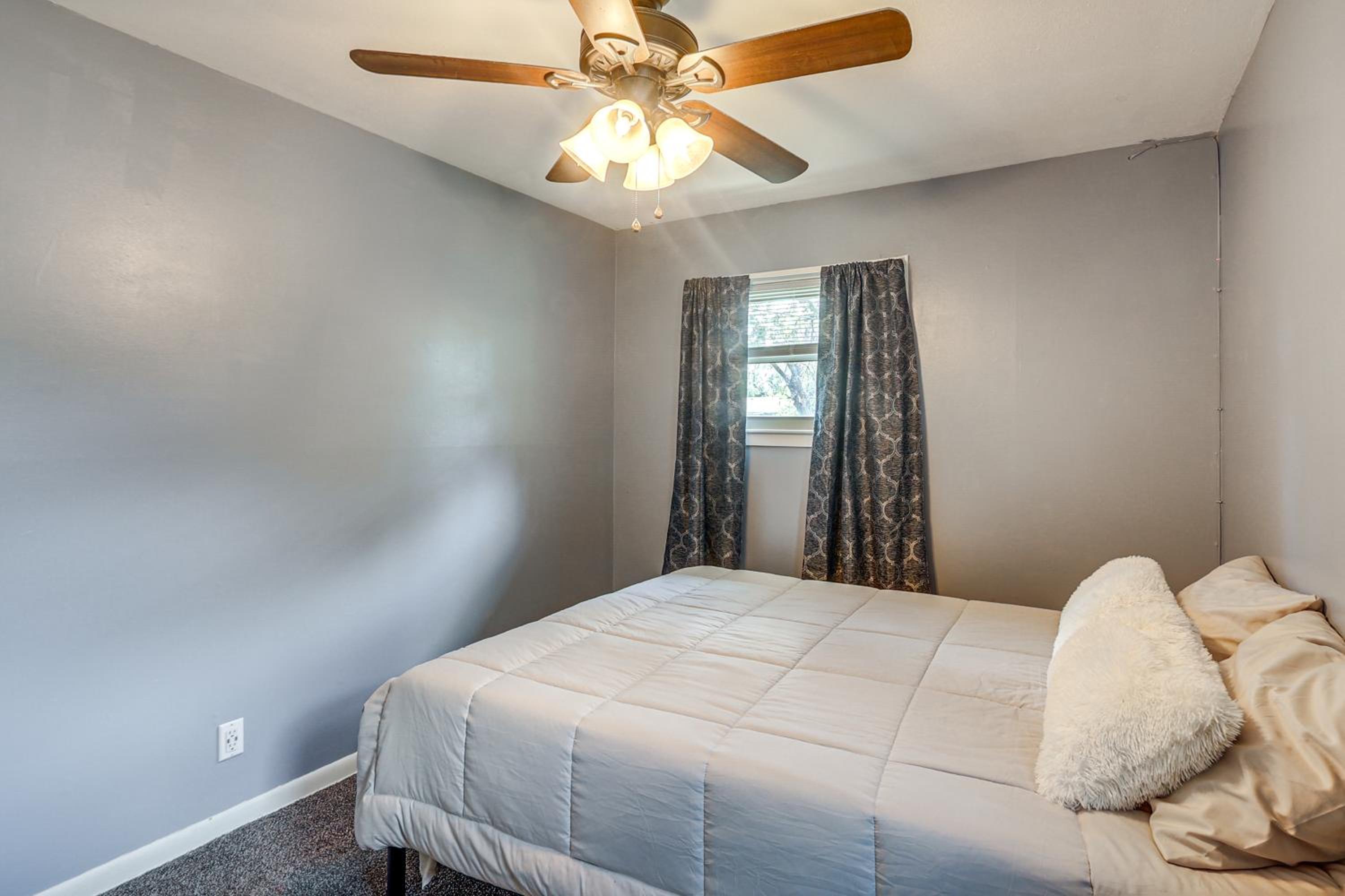 2 Mi to Zoo, Fenced Yard Family Home in Wichita!