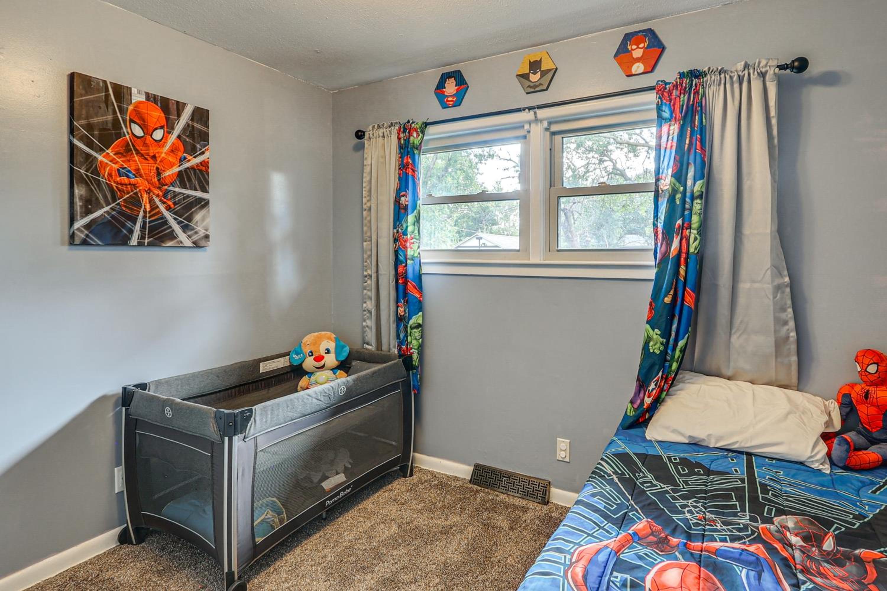 2 Mi to Zoo, Fenced Yard Family Home in Wichita!