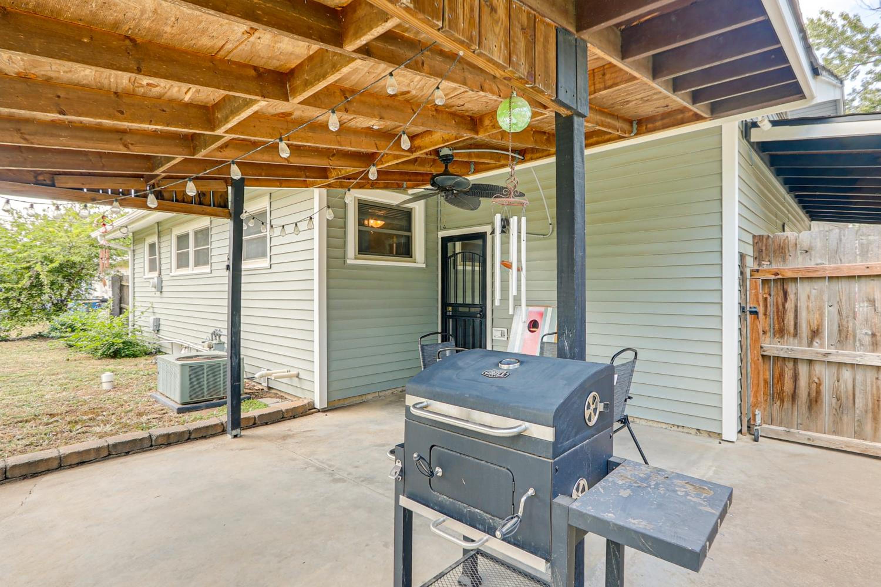 2 Mi to Zoo, Fenced Yard Family Home in Wichita!