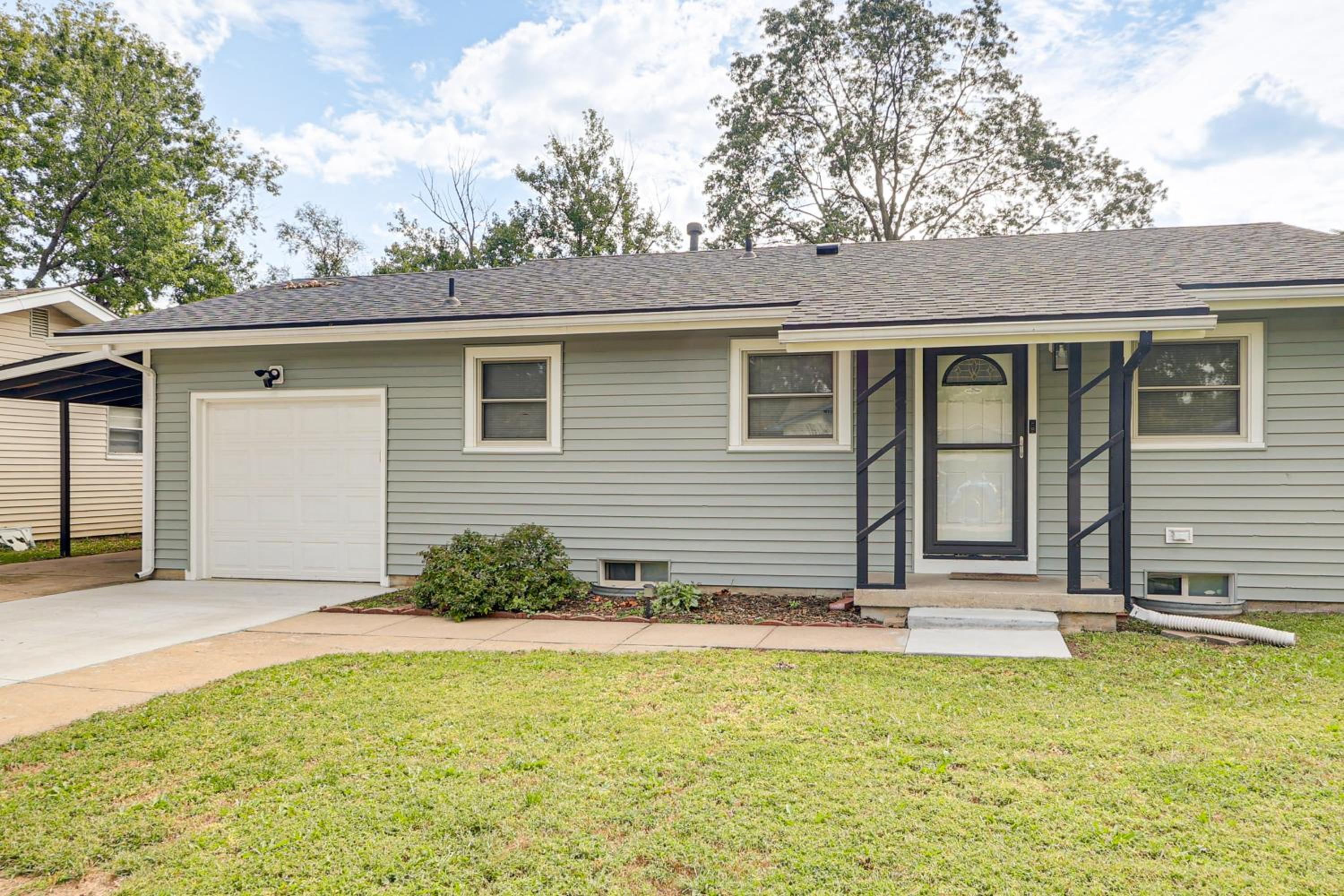 2 Mi to Zoo, Fenced Yard Family Home in Wichita!