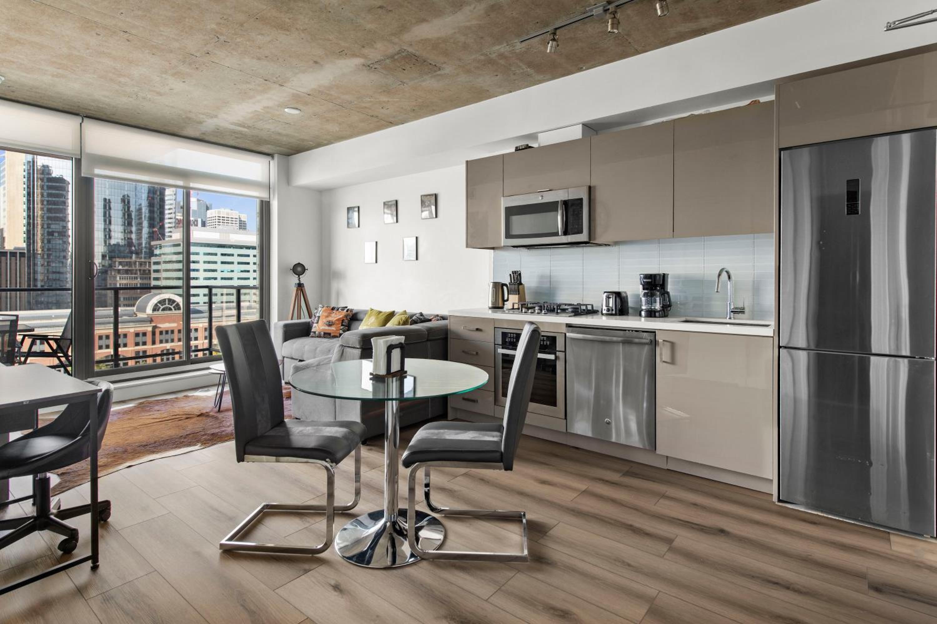 GlobalStay Modern Condos Downtown Calgary