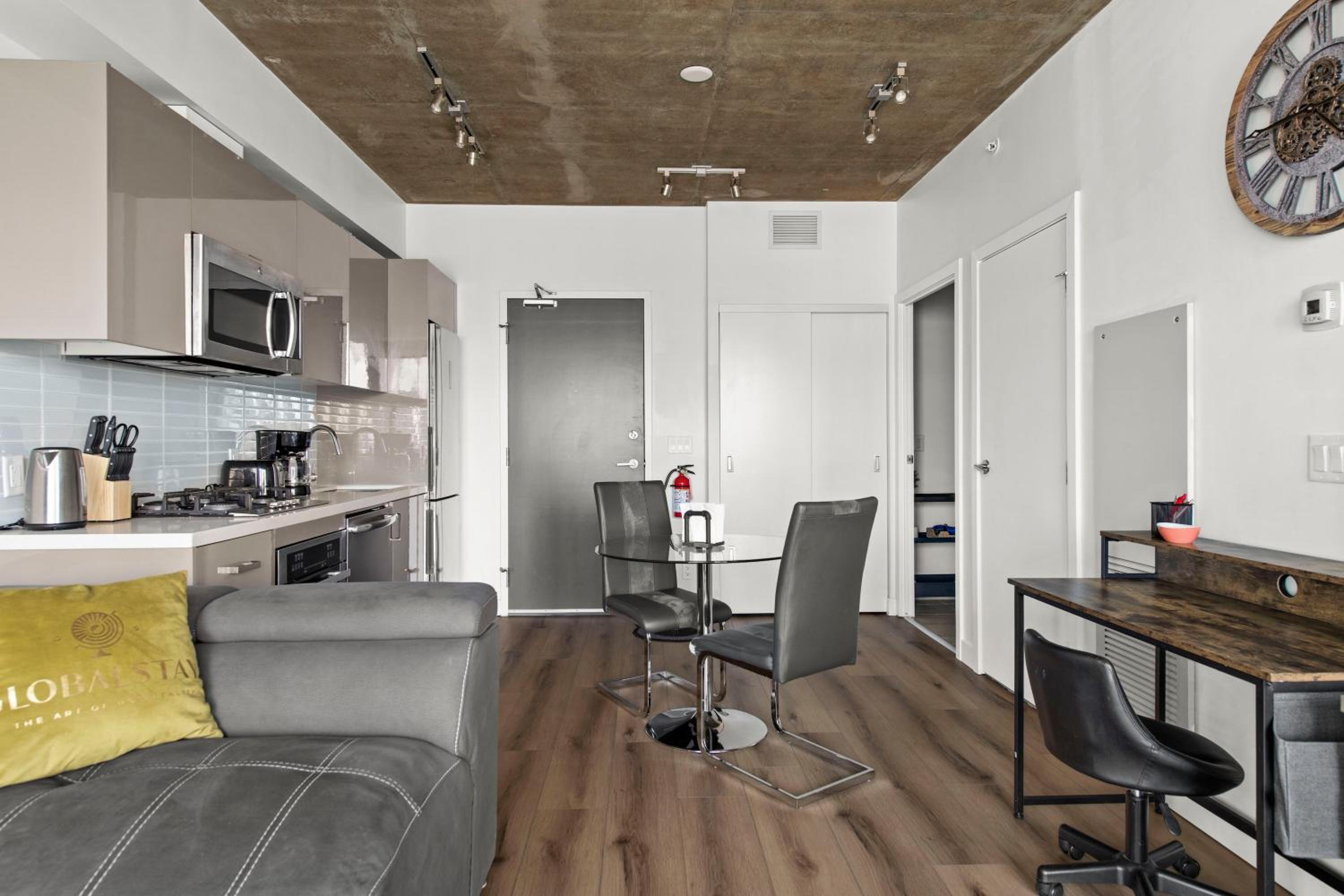 GlobalStay Modern Condos Downtown Calgary