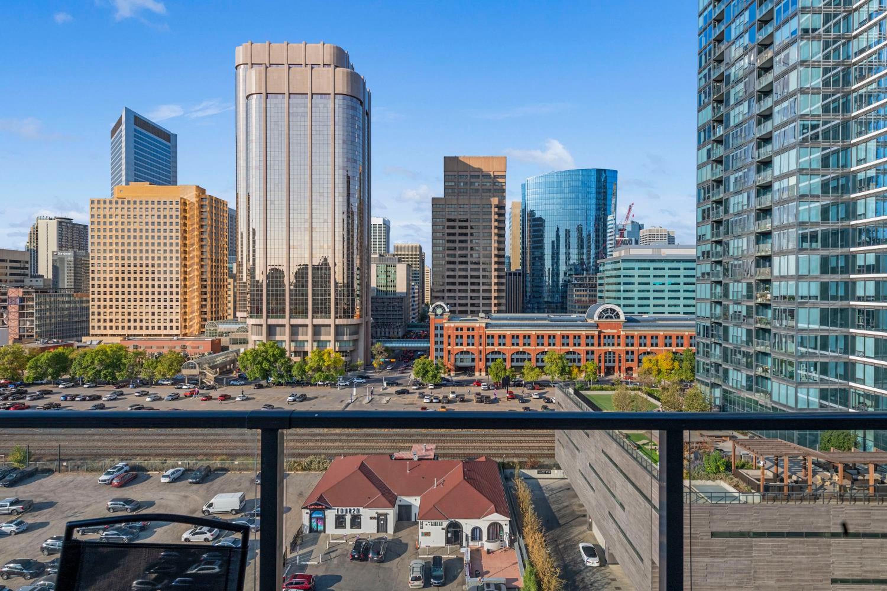 GlobalStay Modern Condos Downtown Calgary