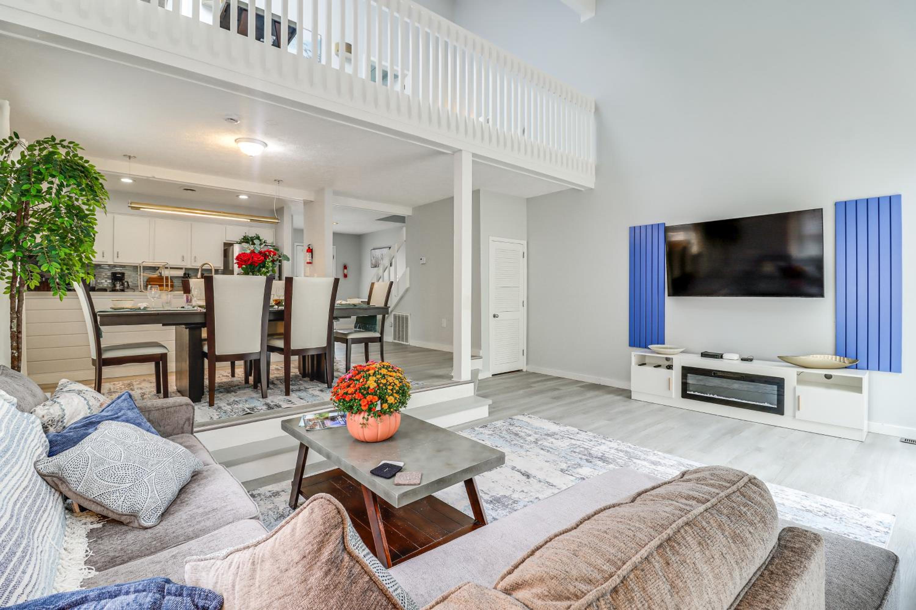 Family Gem with Deck Across From Shawnee Mountain!