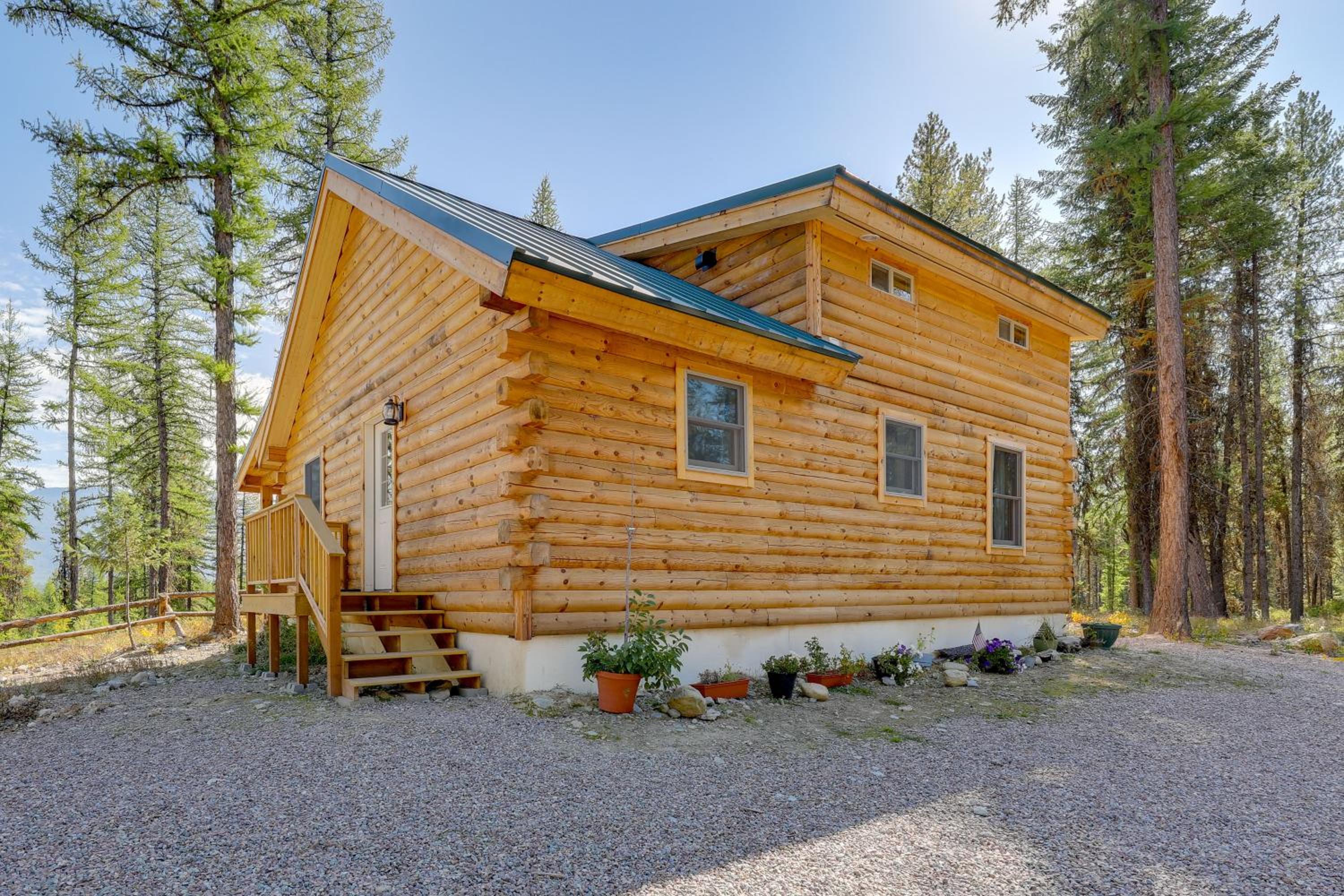Secluded Mtn-View Cabin 16 Mi to Swan Lake!