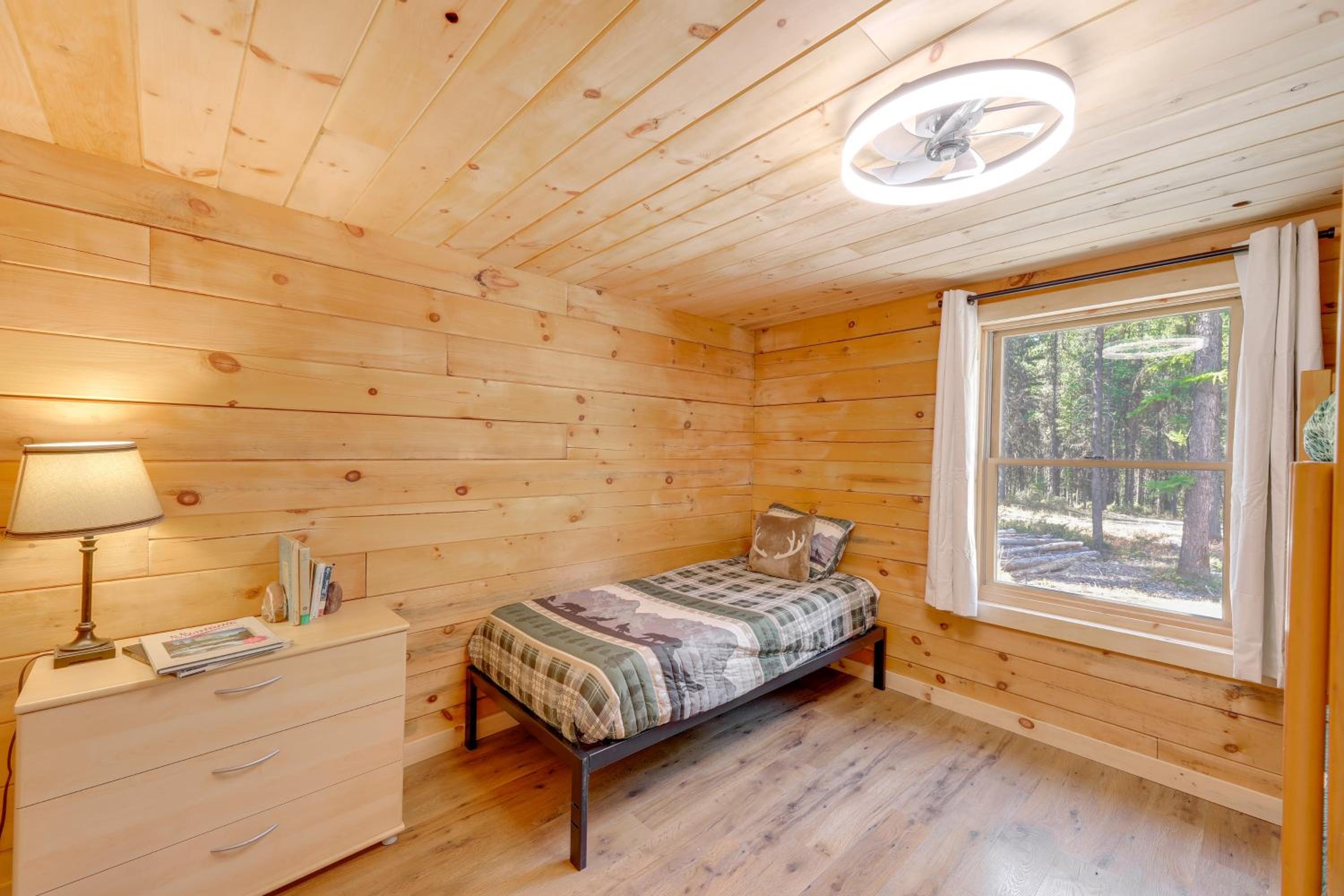 Secluded Mtn-View Cabin 16 Mi to Swan Lake!