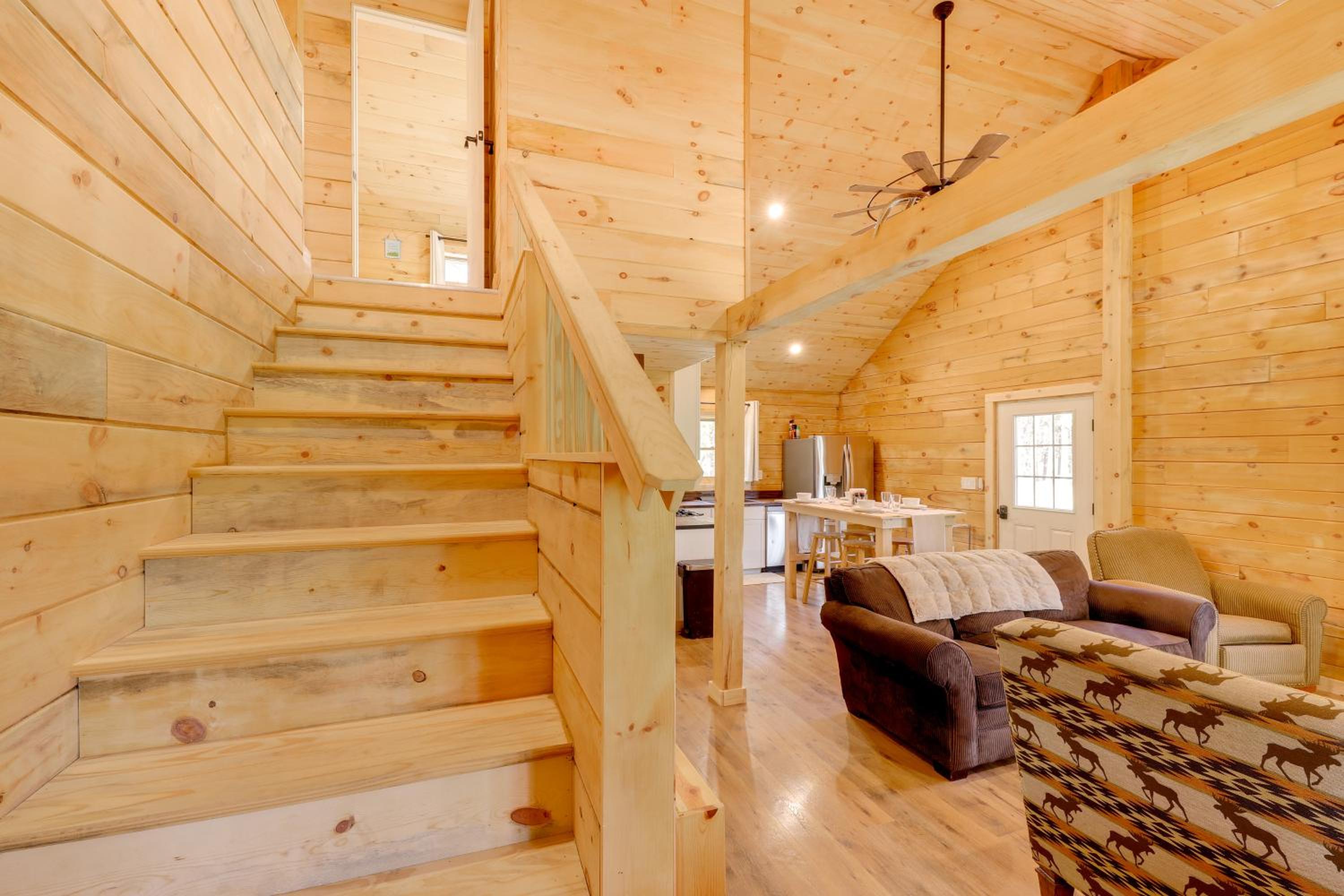 Secluded Mtn-View Cabin 16 Mi to Swan Lake!