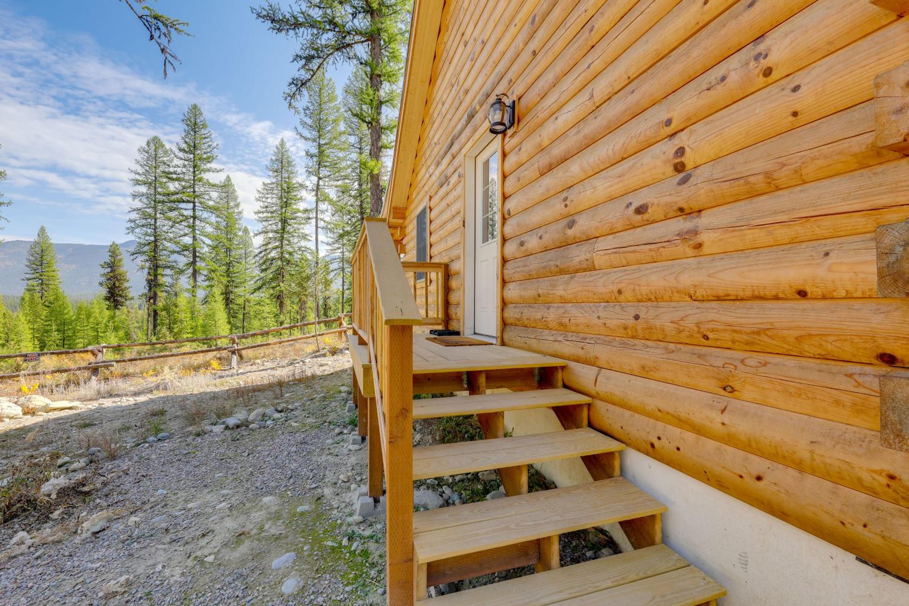 Secluded Mtn-View Cabin 16 Mi to Swan Lake!