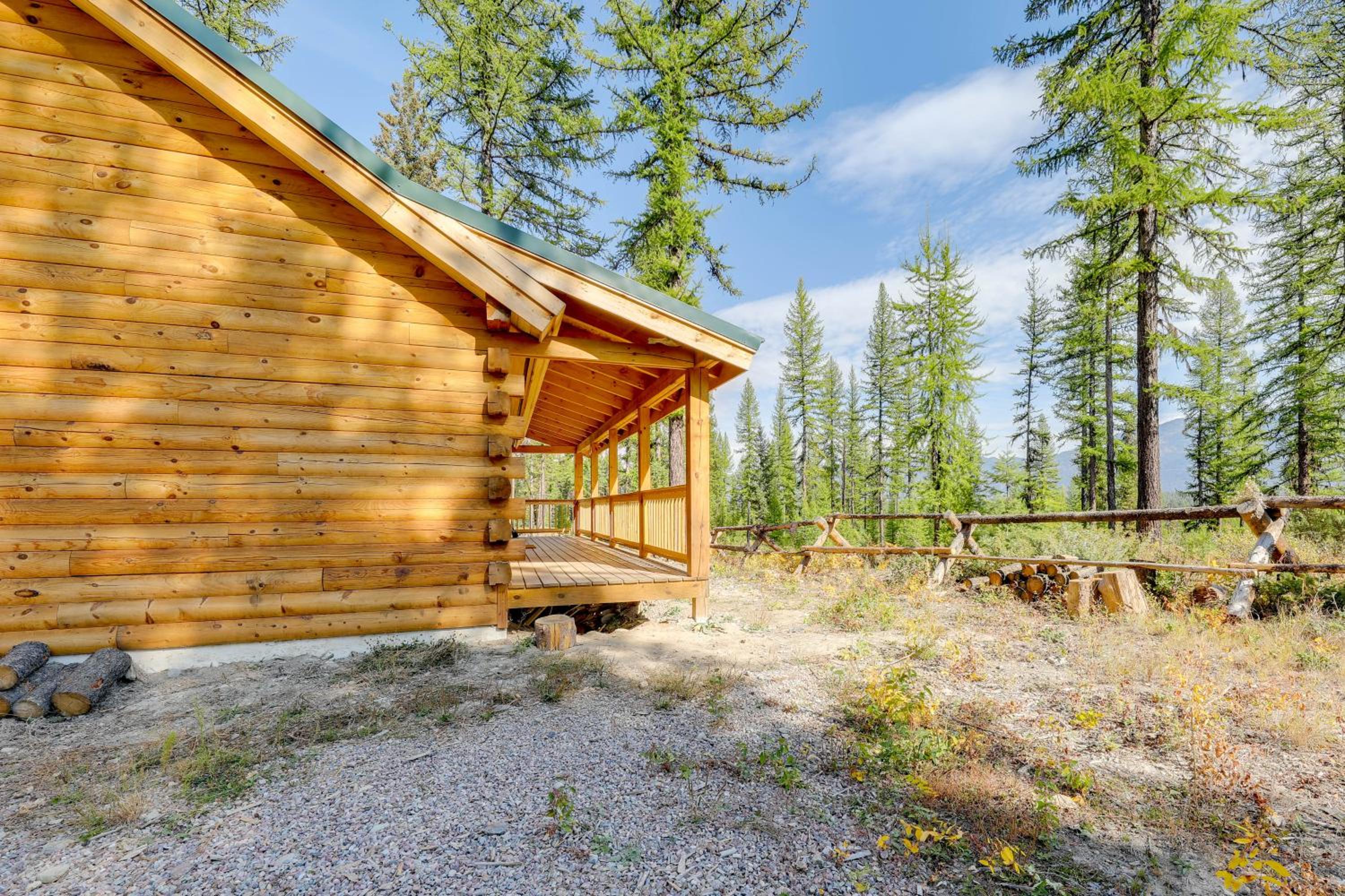 Secluded Mtn-View Cabin 16 Mi to Swan Lake!