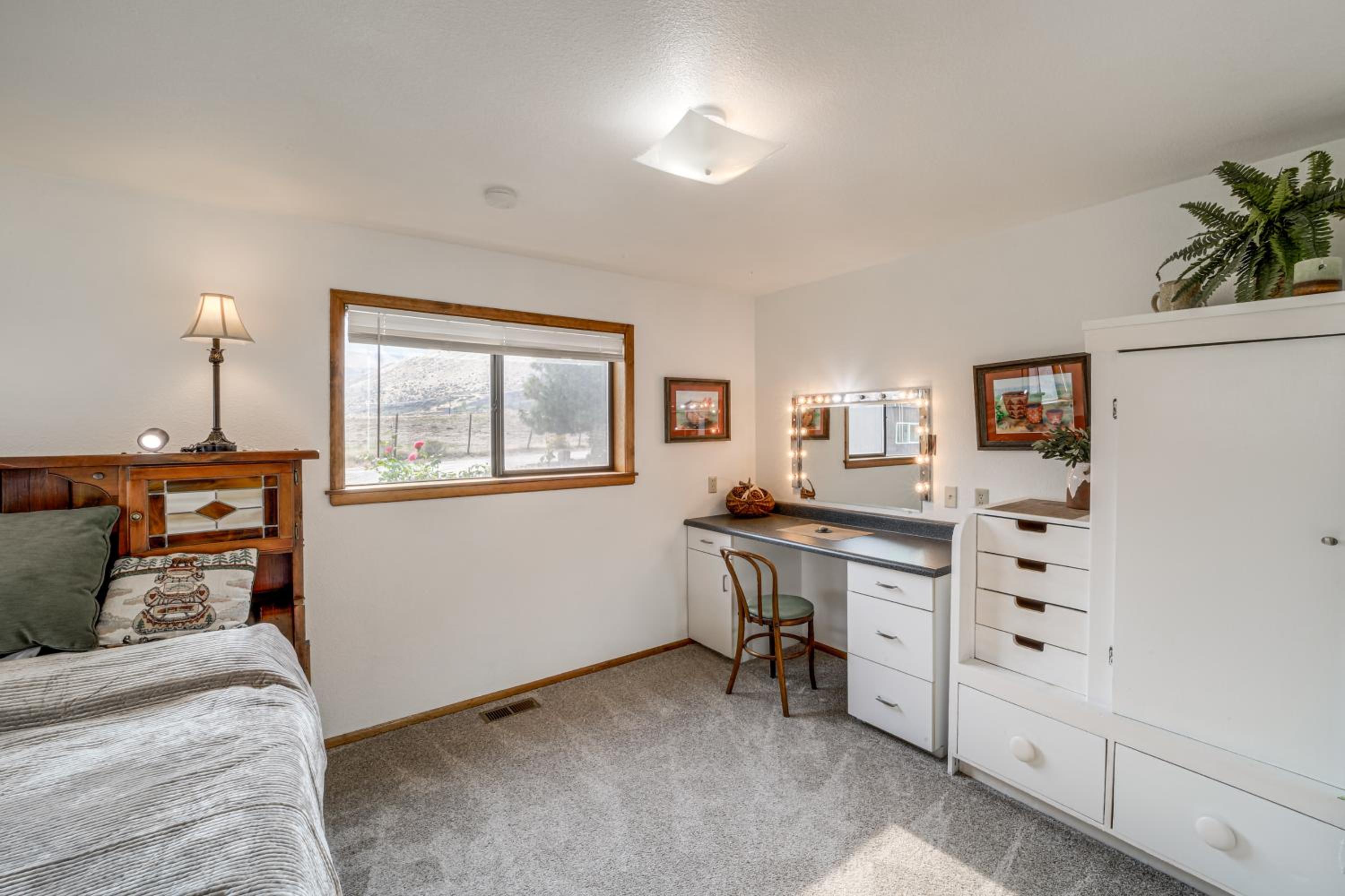 Stunning A-Frame Home with Views, 10 Mi to Okanogan!