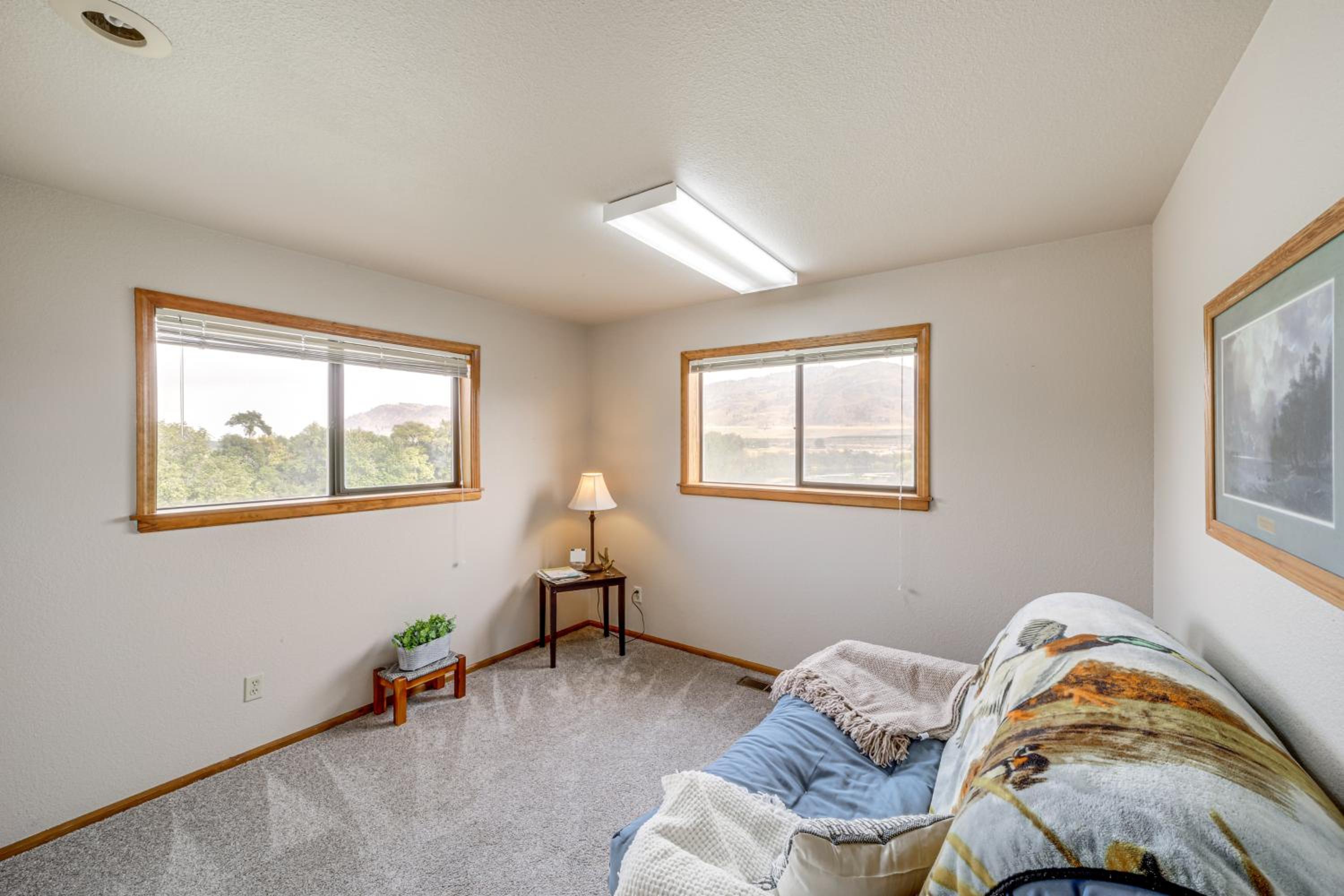 Stunning A-Frame Home with Views, 10 Mi to Okanogan!