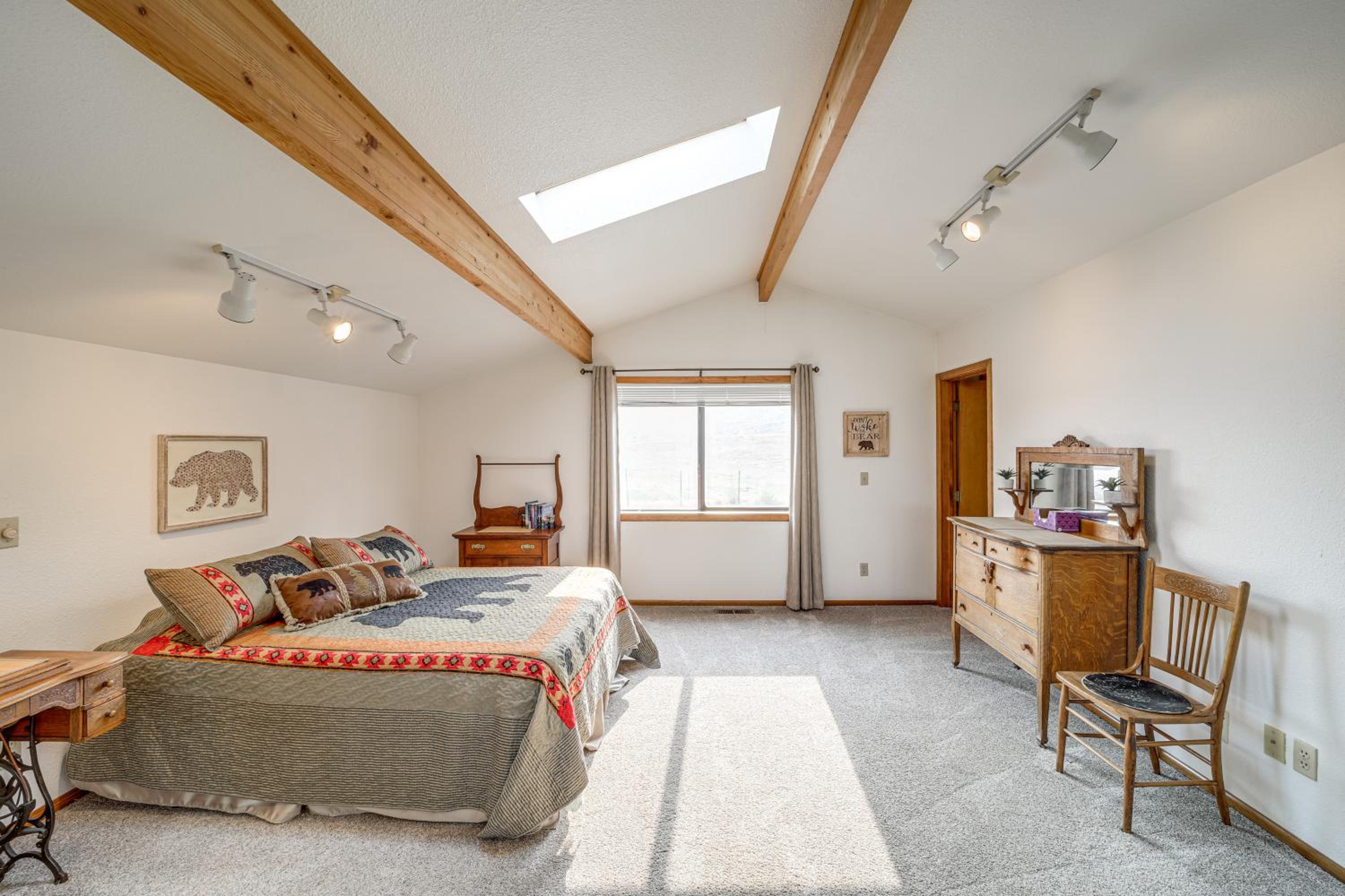 Stunning A-Frame Home with Views, 10 Mi to Okanogan!
